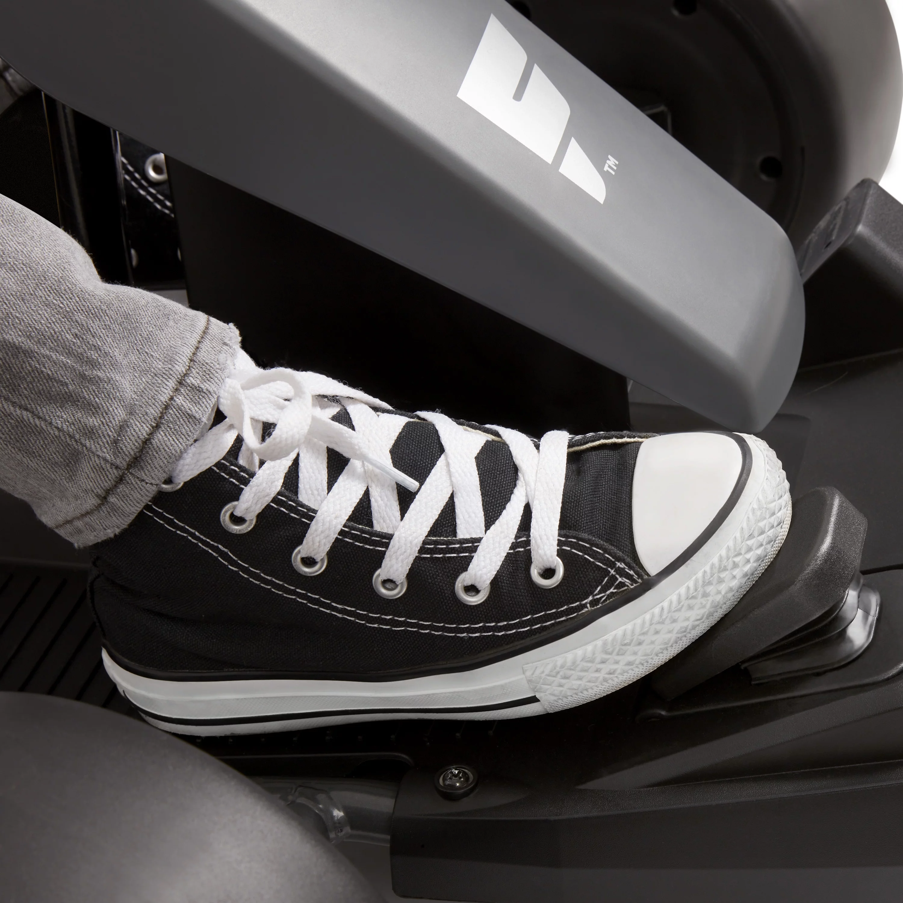 Radio Flyer, 36V Extreme Drift Go-Kart Ride-on, Battery Powered, 3 Speeds up to 11MPH, Unisex Design - Womvr