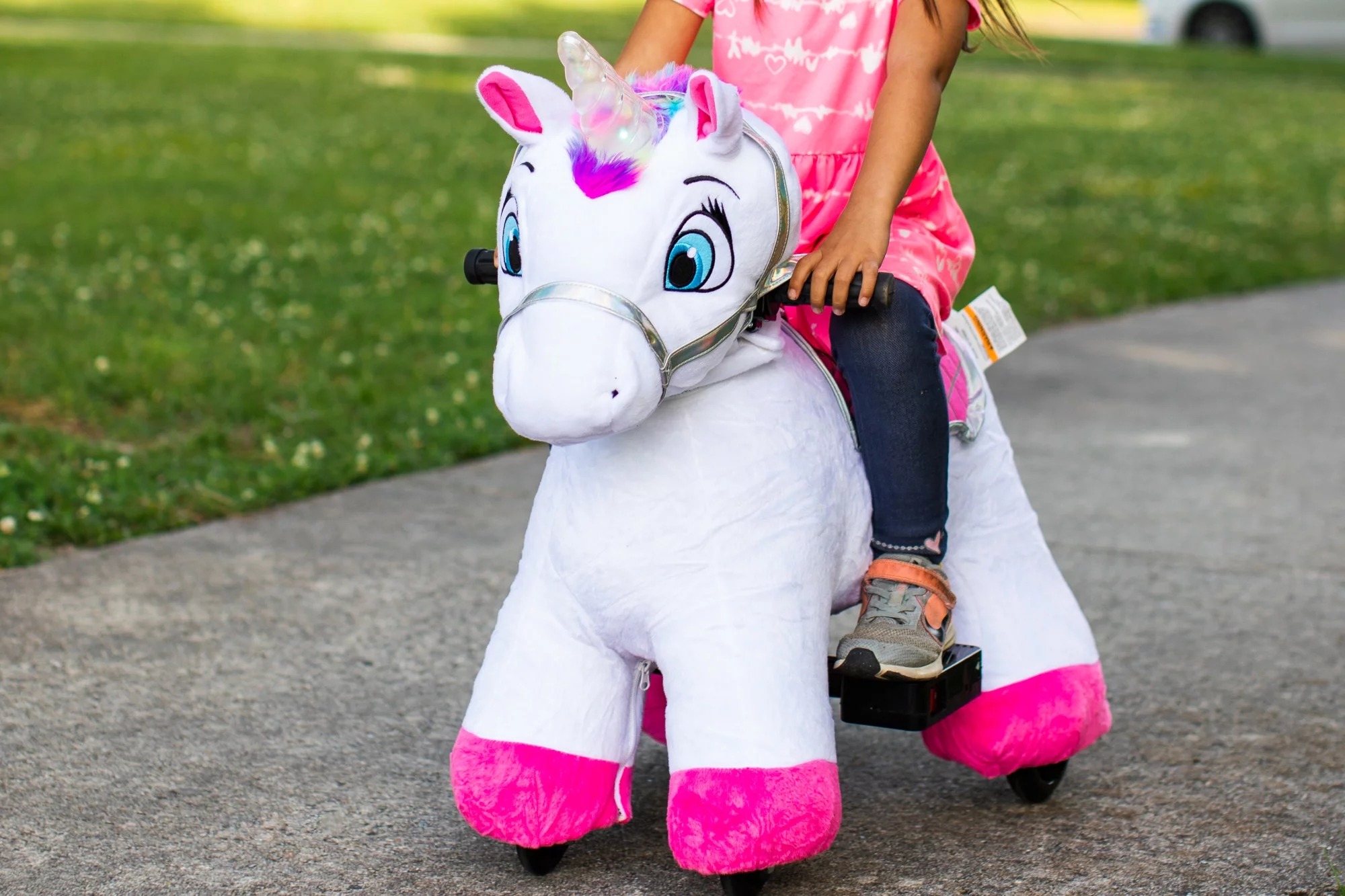 Dynacraft Stable Buddies 6-Volt Unisex Kids Ride-On for Age 1.5-3 Years - Womvr