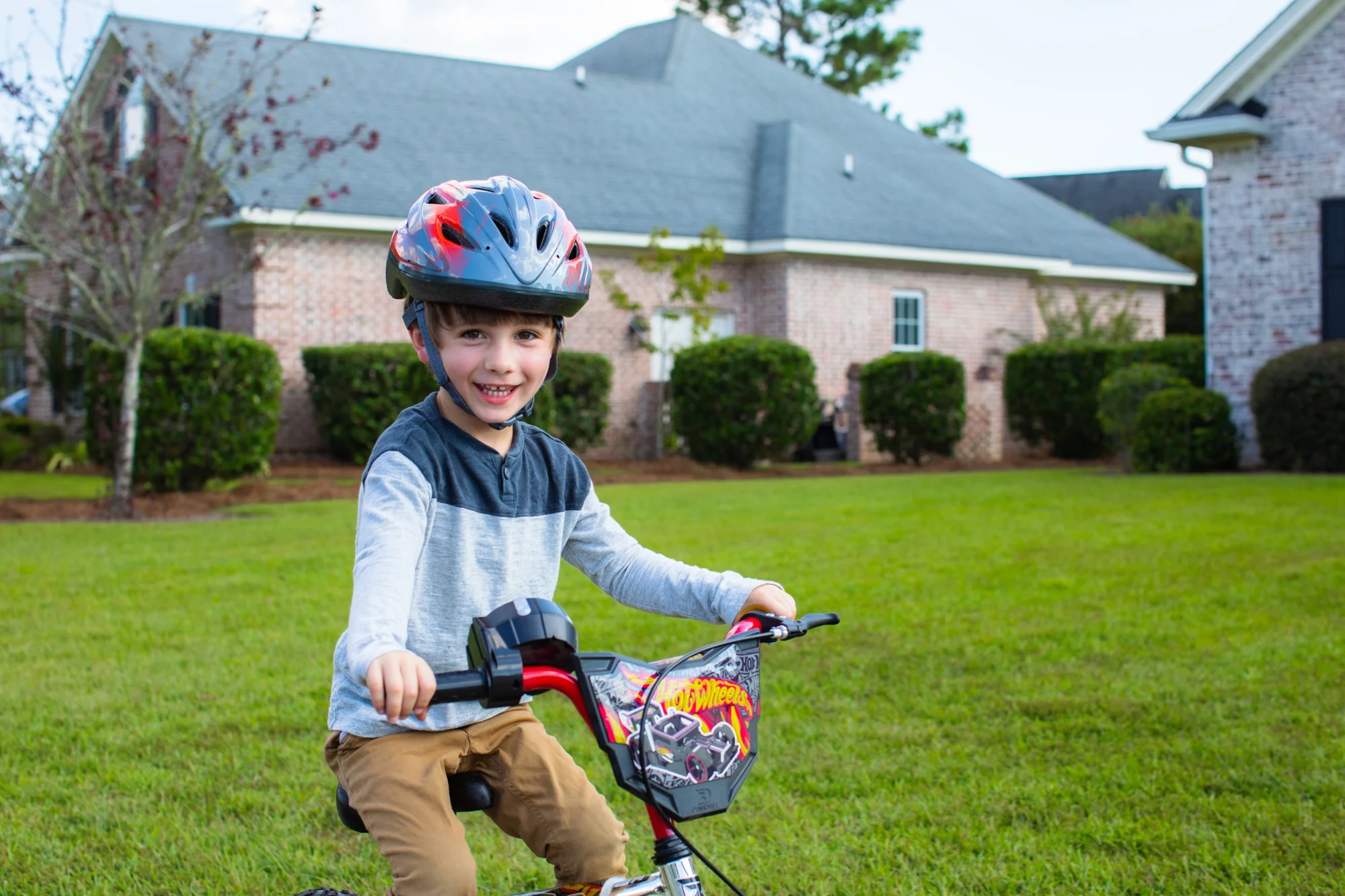 Dynacraft Hot Wheels 16-Inch BMX Bike For Age 5-7 Years - Womvr