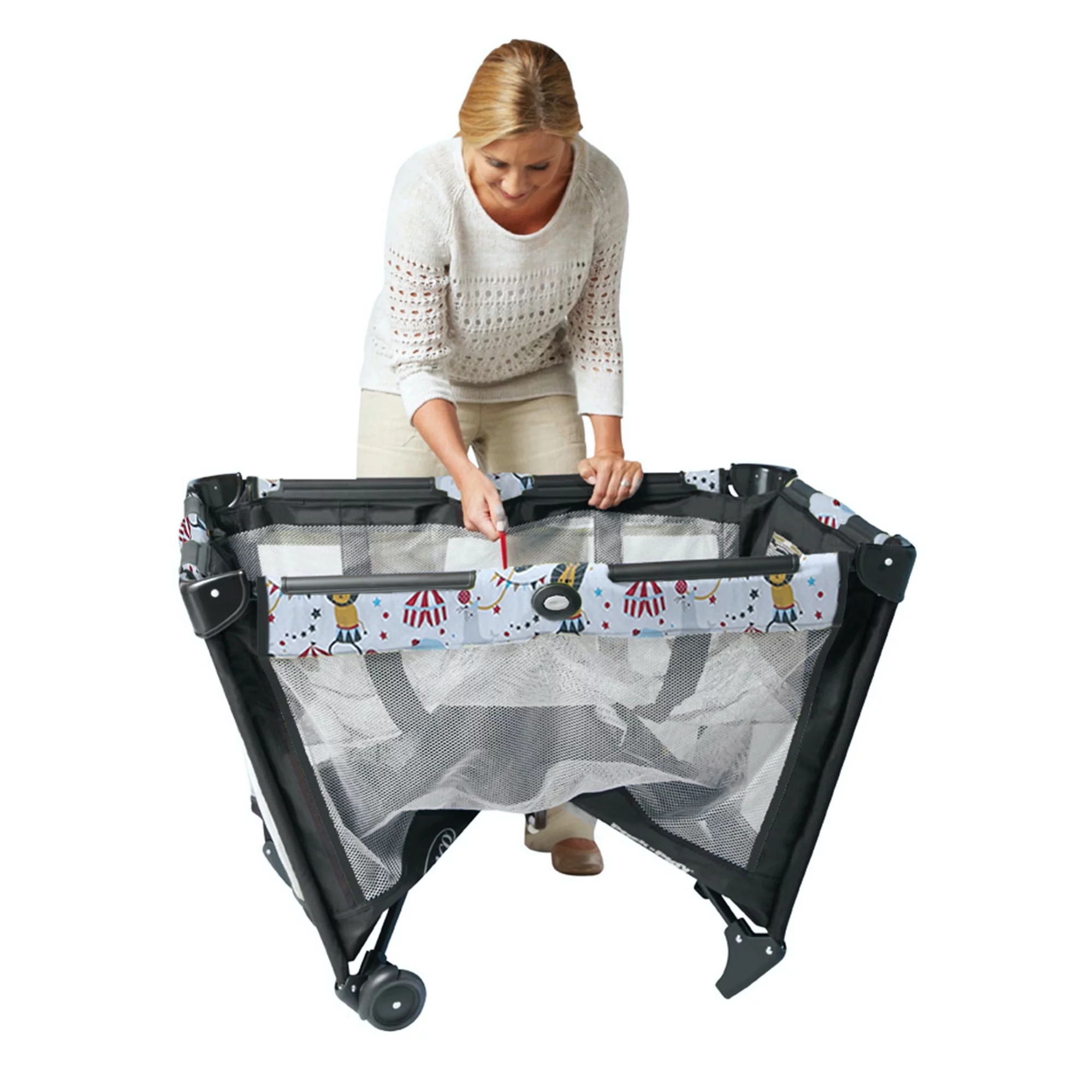 Graco Pack 'n Play Portable Playard, Carnival, 18.52 lbs, Unisex - Womvr