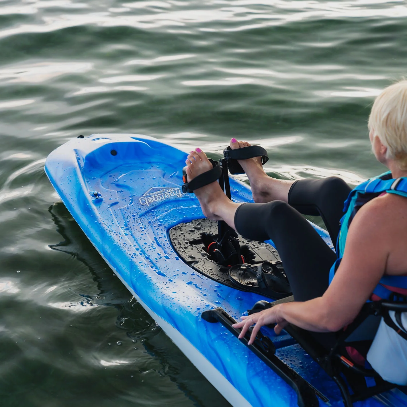 Pelican - Getaway 100 HDII - Sit-on-Top Recreational Pedal Kayak - 10 ft - Vapor Deep Blue/White - Womvr