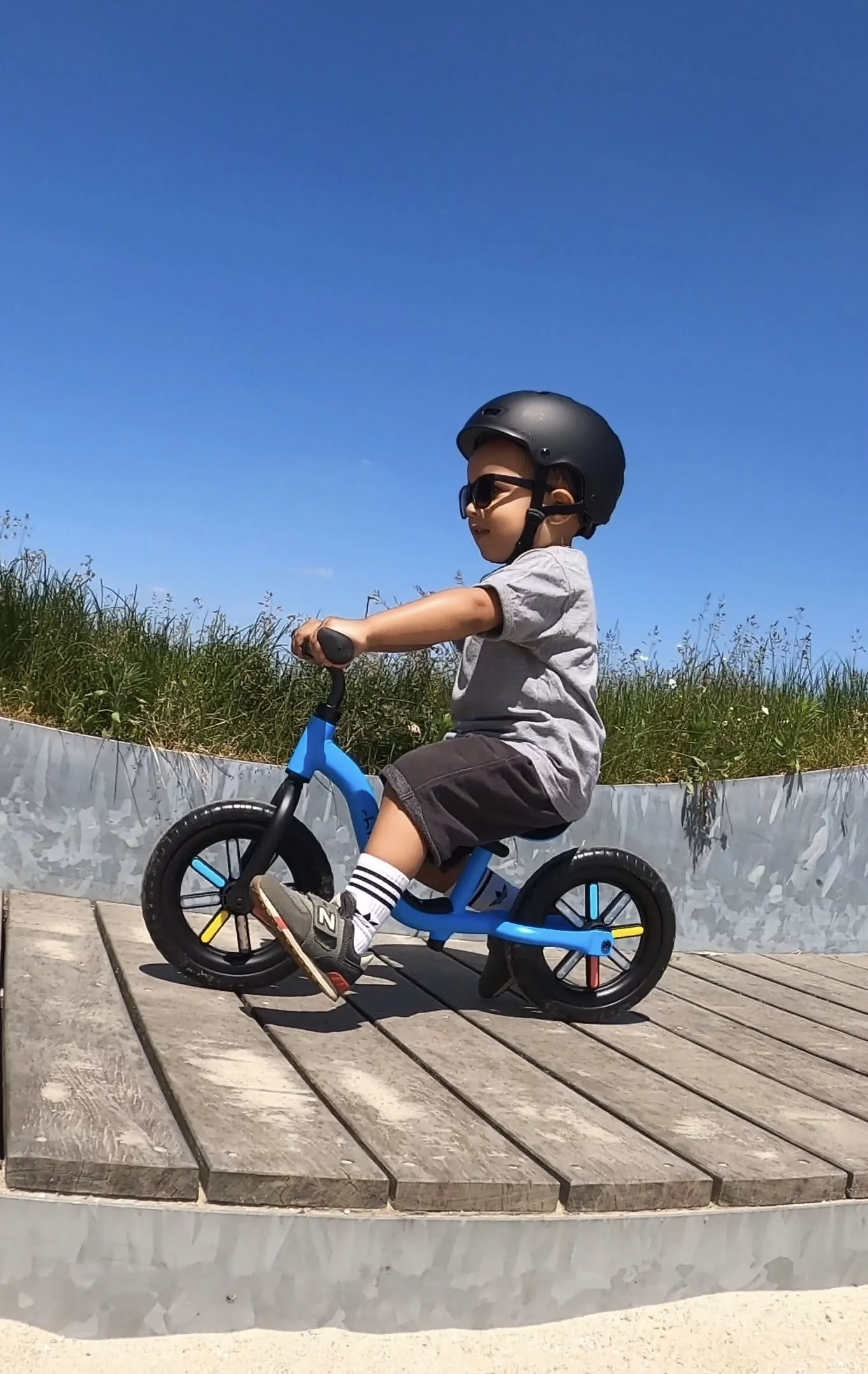 Chillafish Buzzi 10' Balance Bike for Kids 1.5 years and older, Lightweight Toddler Bike with Adjustable Seat - Womvr