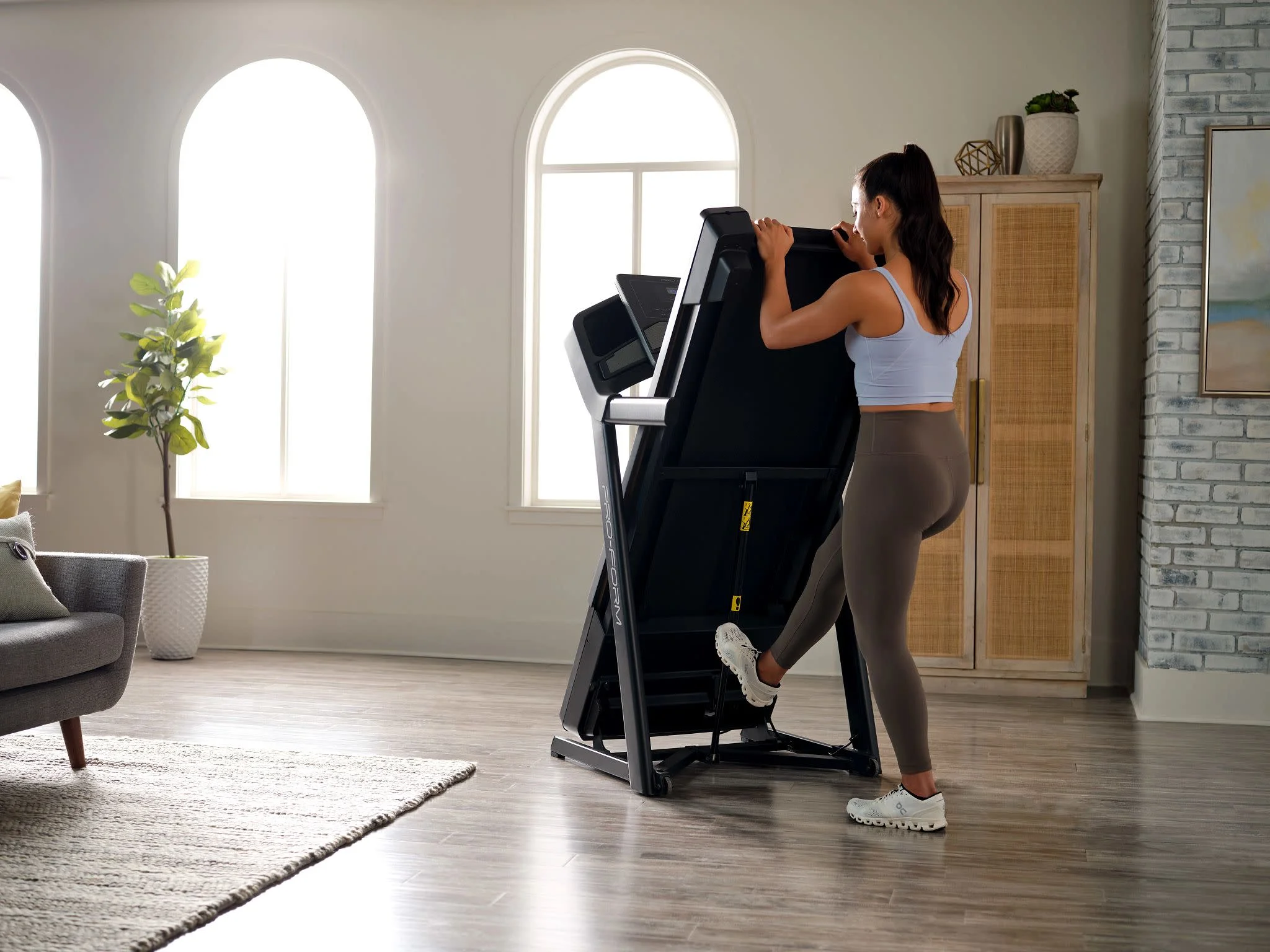 ProForm Carbon TL; Treadmill for Walking and Running with 5�� Display, Built-In Tablet Holder and SpaceSaver Design - Womvr