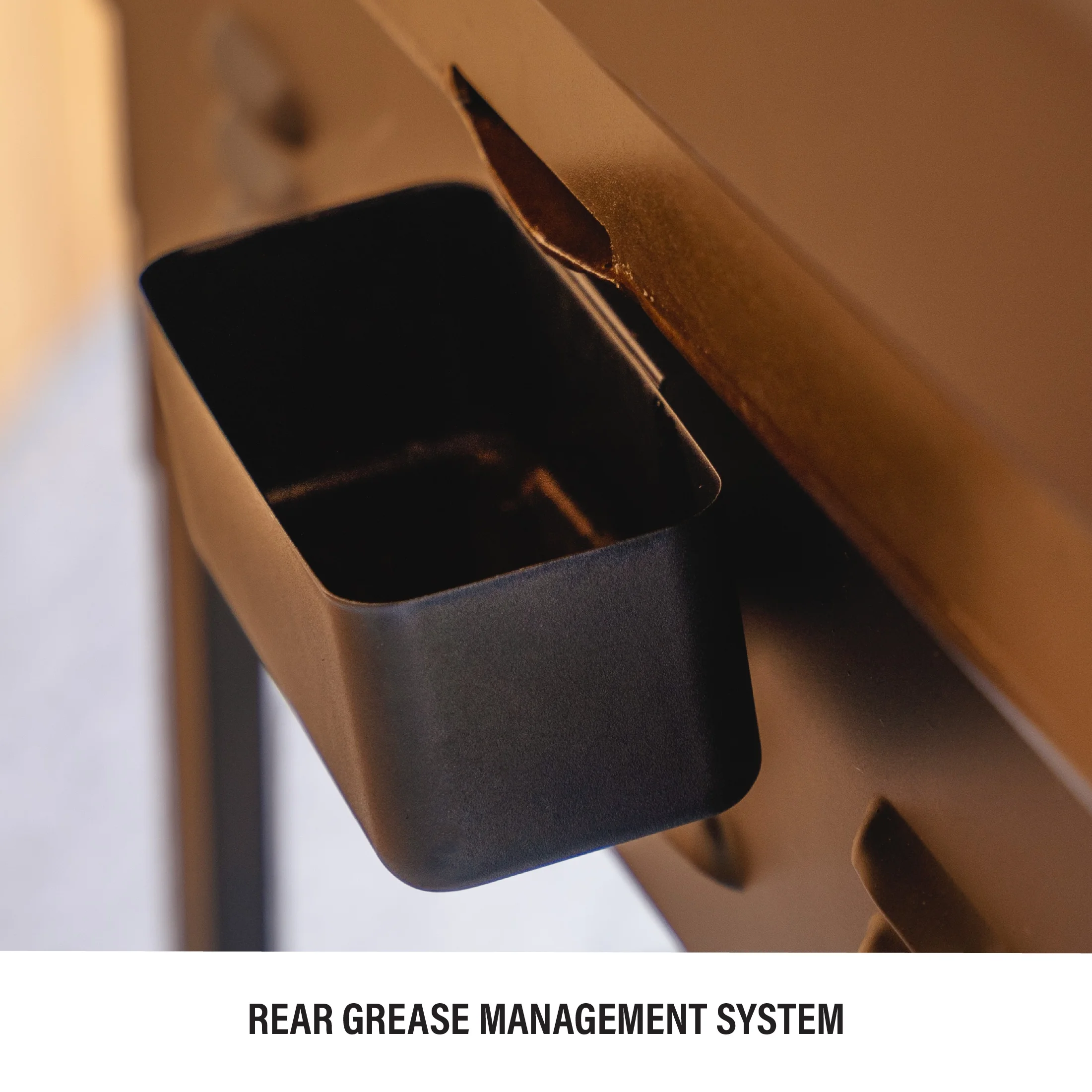 Blackstone Original 4-Burner 36” Propane Griddle with Hood and Omnivore Griddle Plate - Womvr