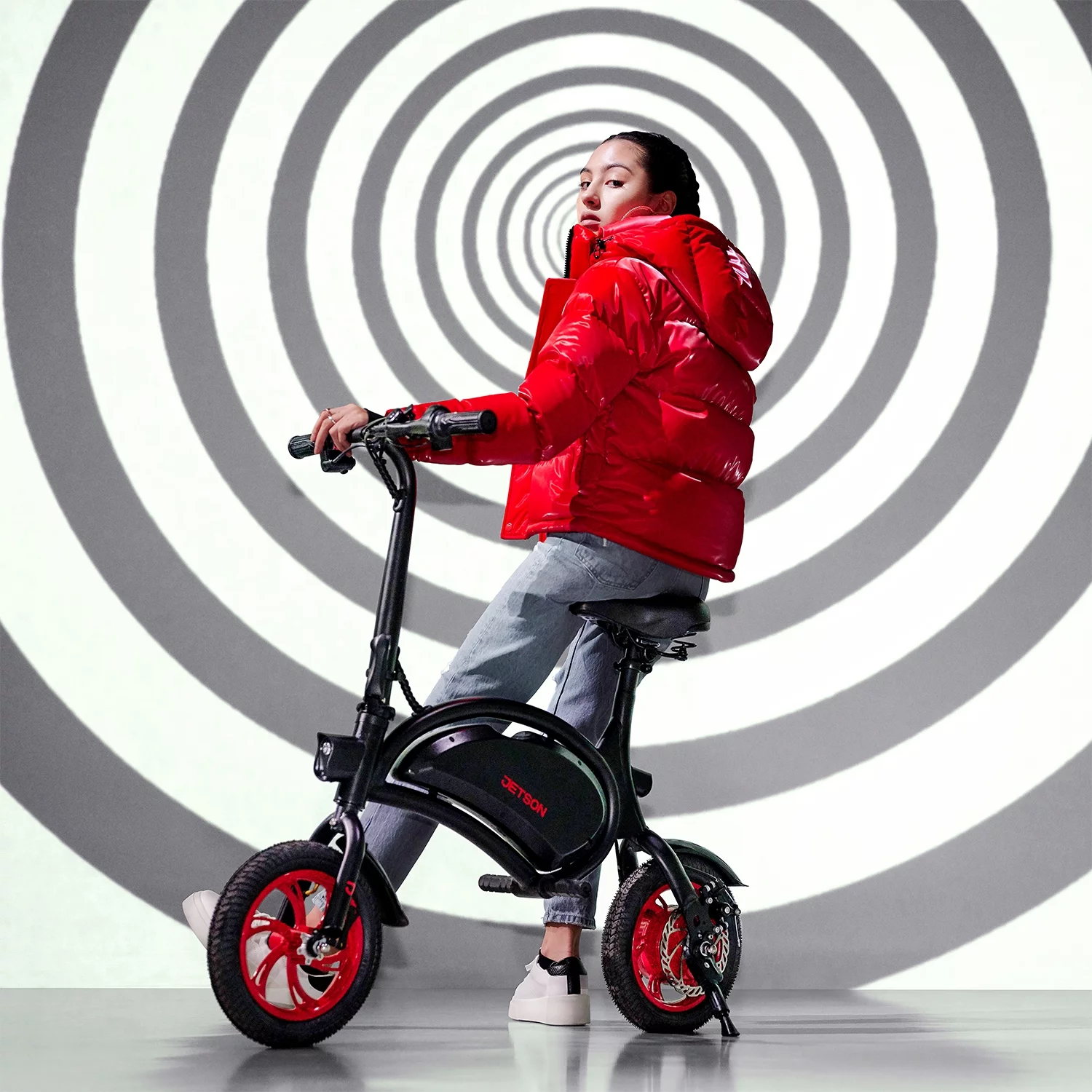 Jetson Bolt Folding Electric Ride-On with Twist Throttle, Cruise Control, Up to 15.5 mph, Black - Womvr