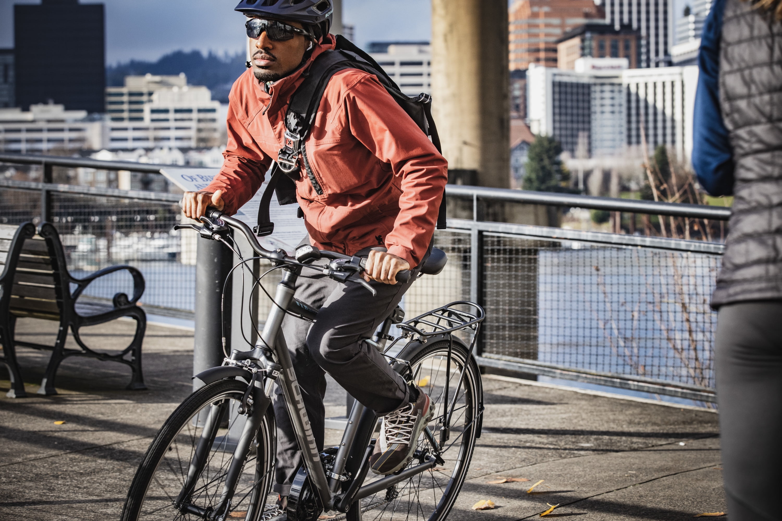 Schwinn Network 6c Hybrid Bike, 21 Speeds, Large 19.5