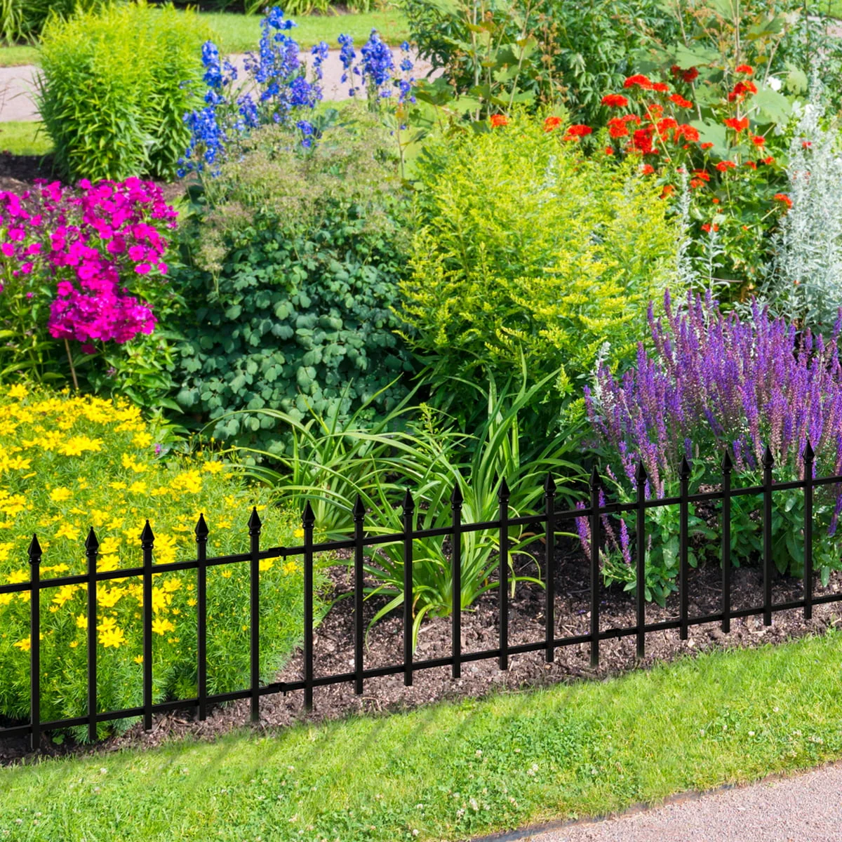 Expert Gardener Empire Black Powder Coated Steel Garden Border 22.5 inches W x 18 inches H - Womvr