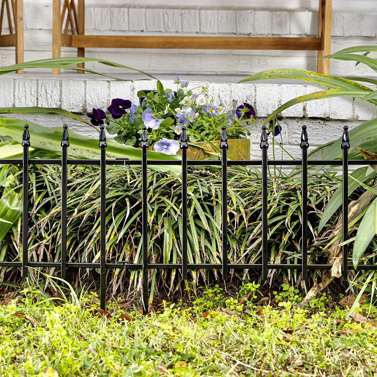 Expert Gardener Empire Black Powder Coated Steel Garden Border 22.5 inches W x 18 inches H - Womvr