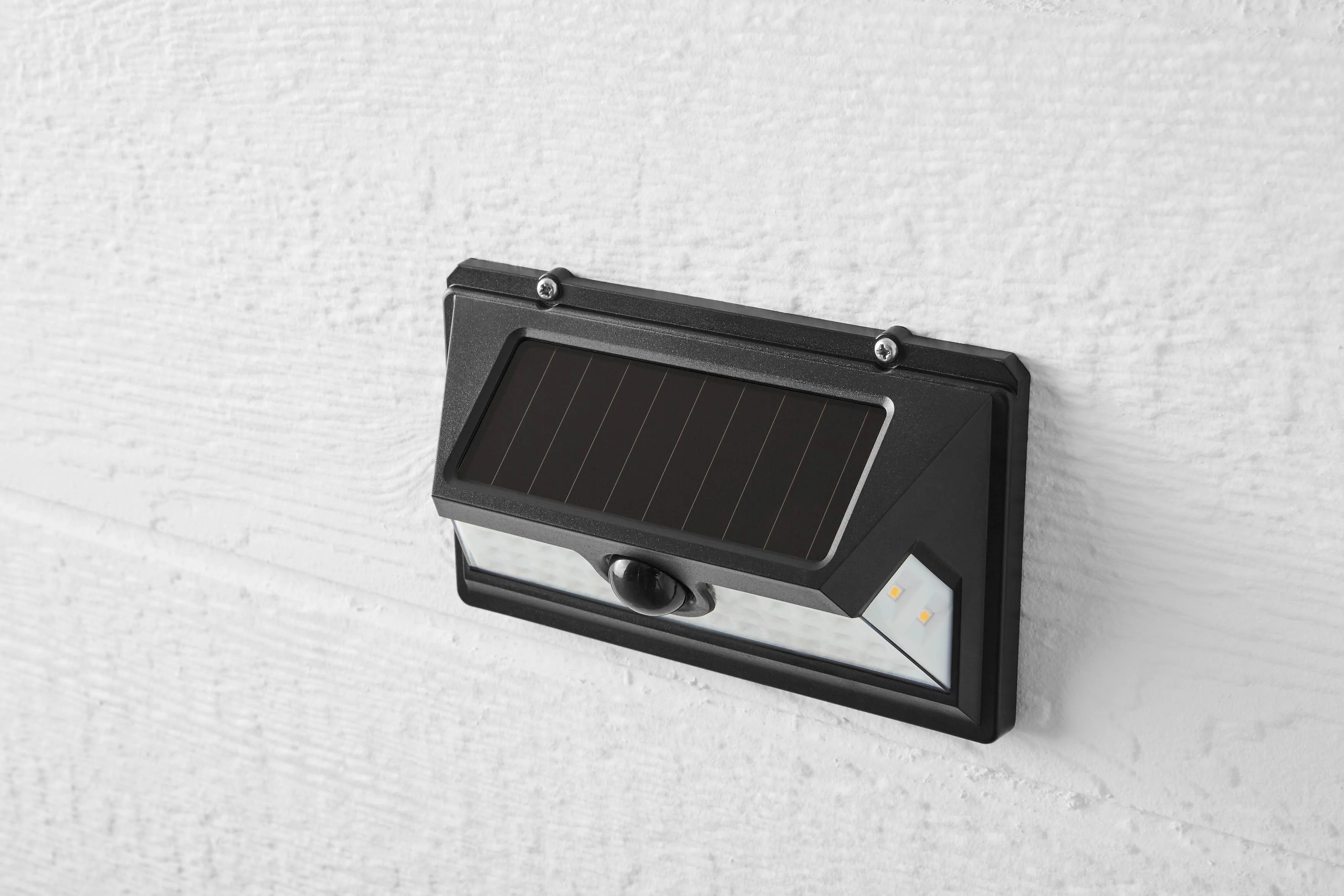 Hyper Tough Solar Outdoor Motion LED Security Light with Linkable Technology, 800 Lumens, 2 Pack - Womvr