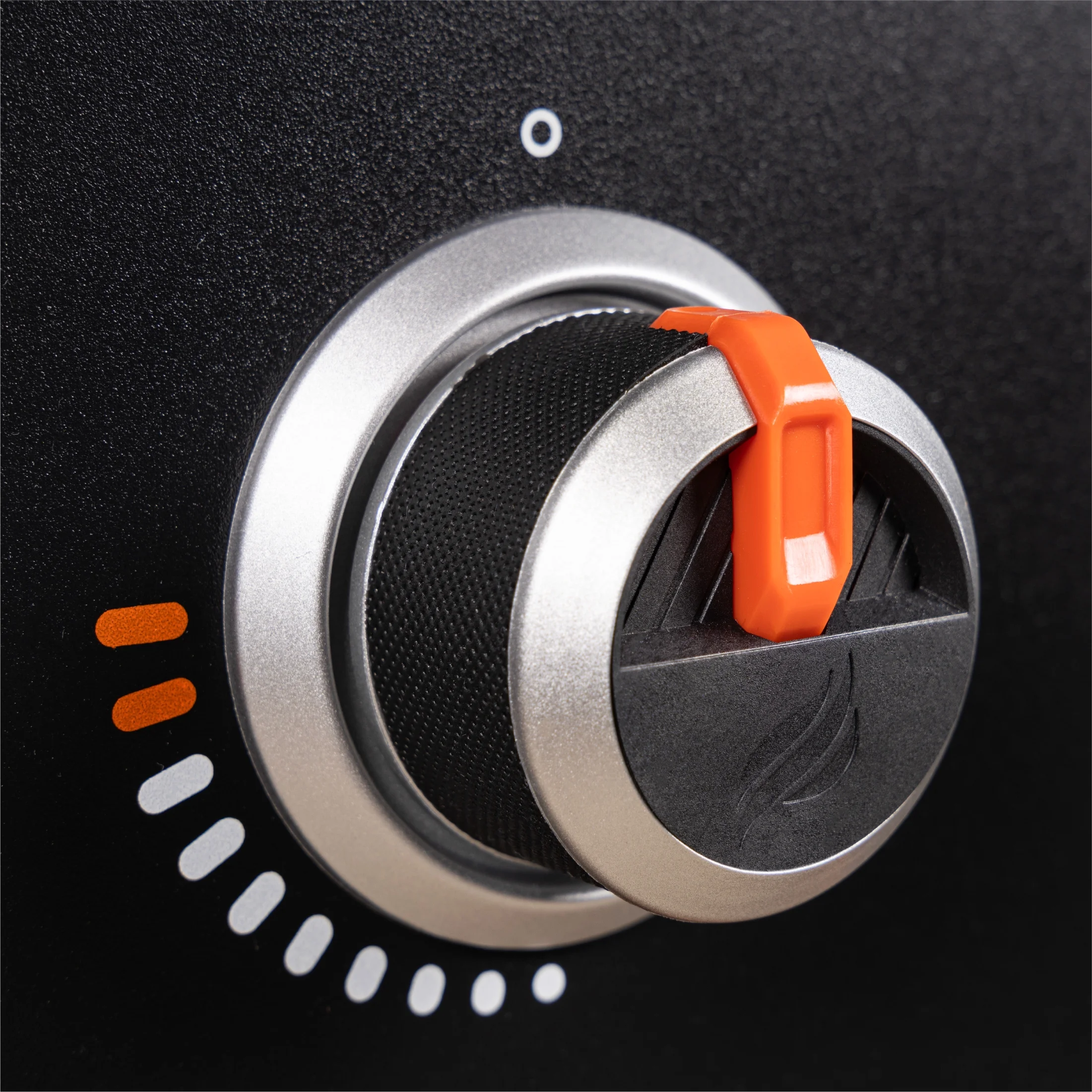 Blackstone 2-Burner 28” Propane Griddle with Hood and Omnivore Griddle Plate - Womvr