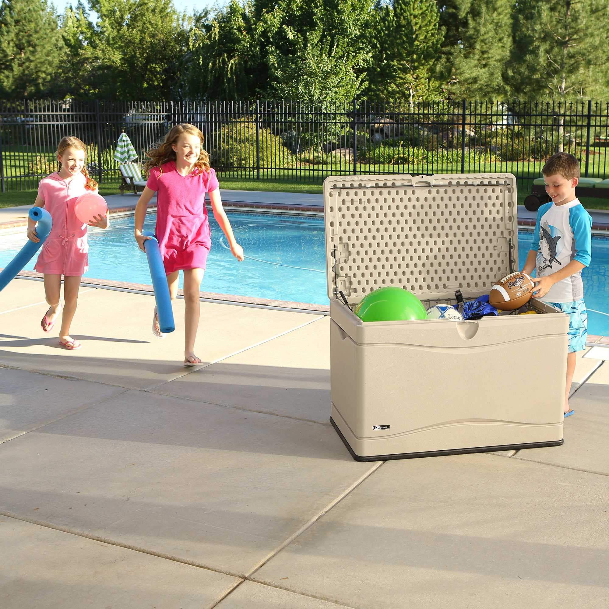Lifetime Heavy-Duty 80 Gallon Plastic Deck Box, Beige - Womvr