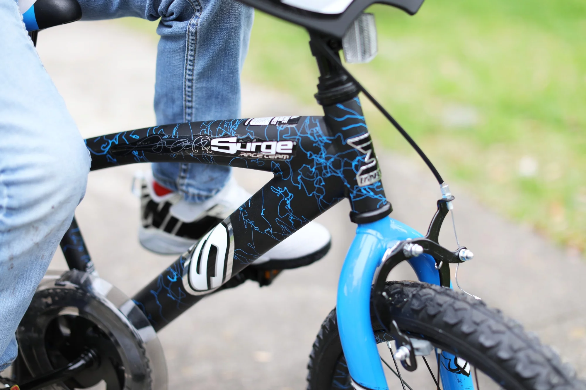 Dynacraft 18-inch Boys BMX Bike For Children Age 6-9 years - Womvr
