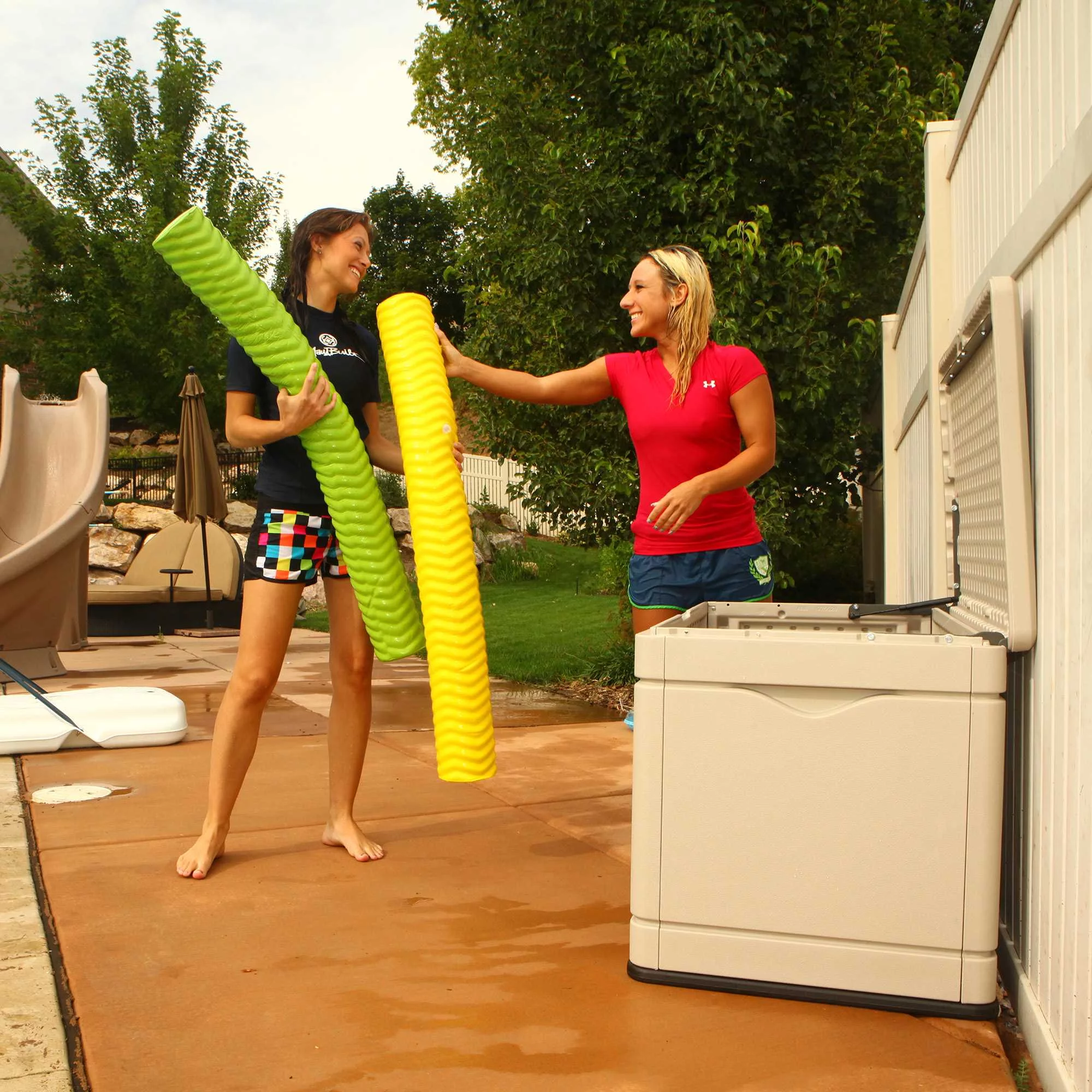 Lifetime Heavy-Duty 80 Gallon Plastic Deck Box, Beige - Womvr