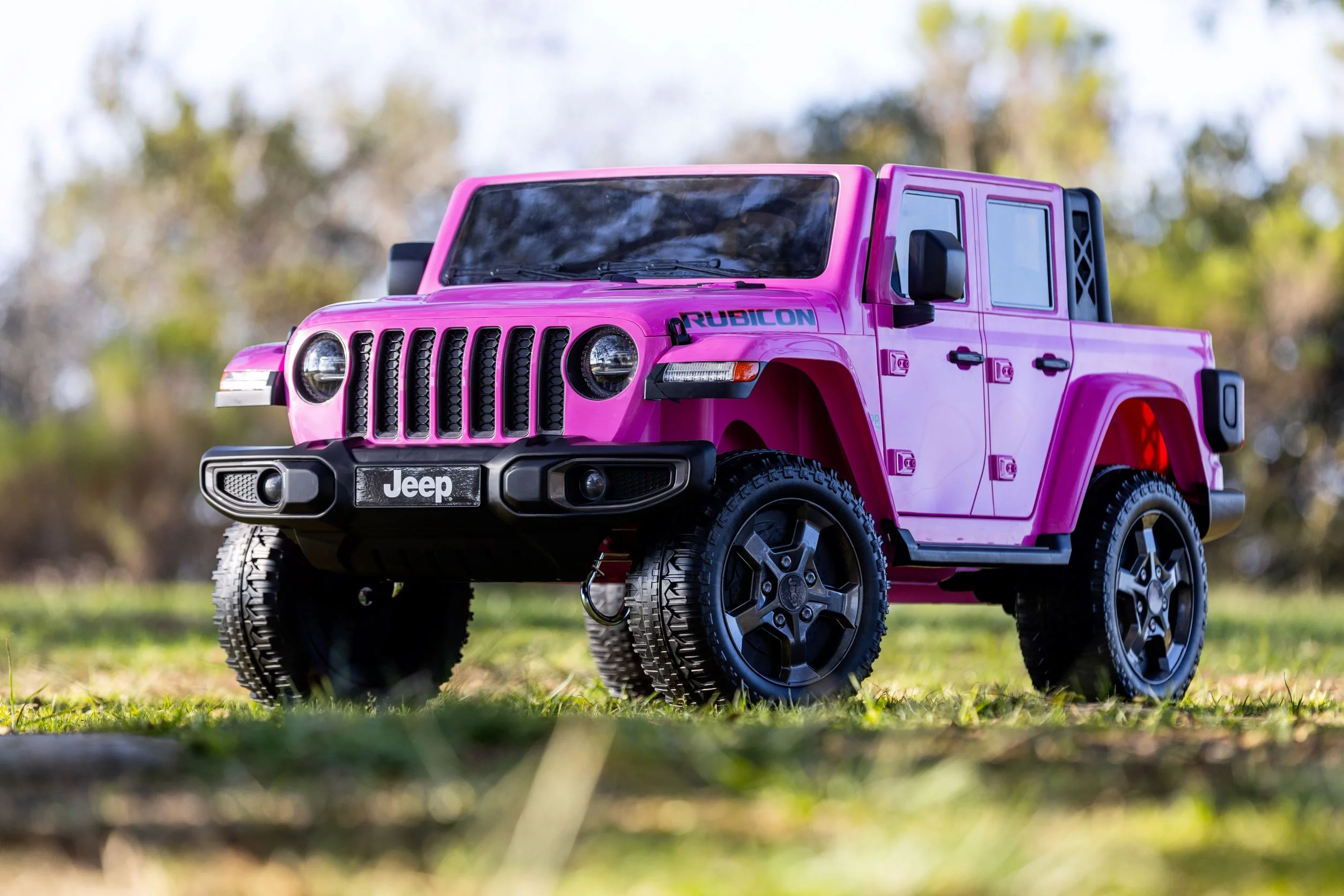 12V Jeep Gladiator Battery Powered Ride-on by Hyper Toys, Grey, for a Child Ages 3-8 - Womvr