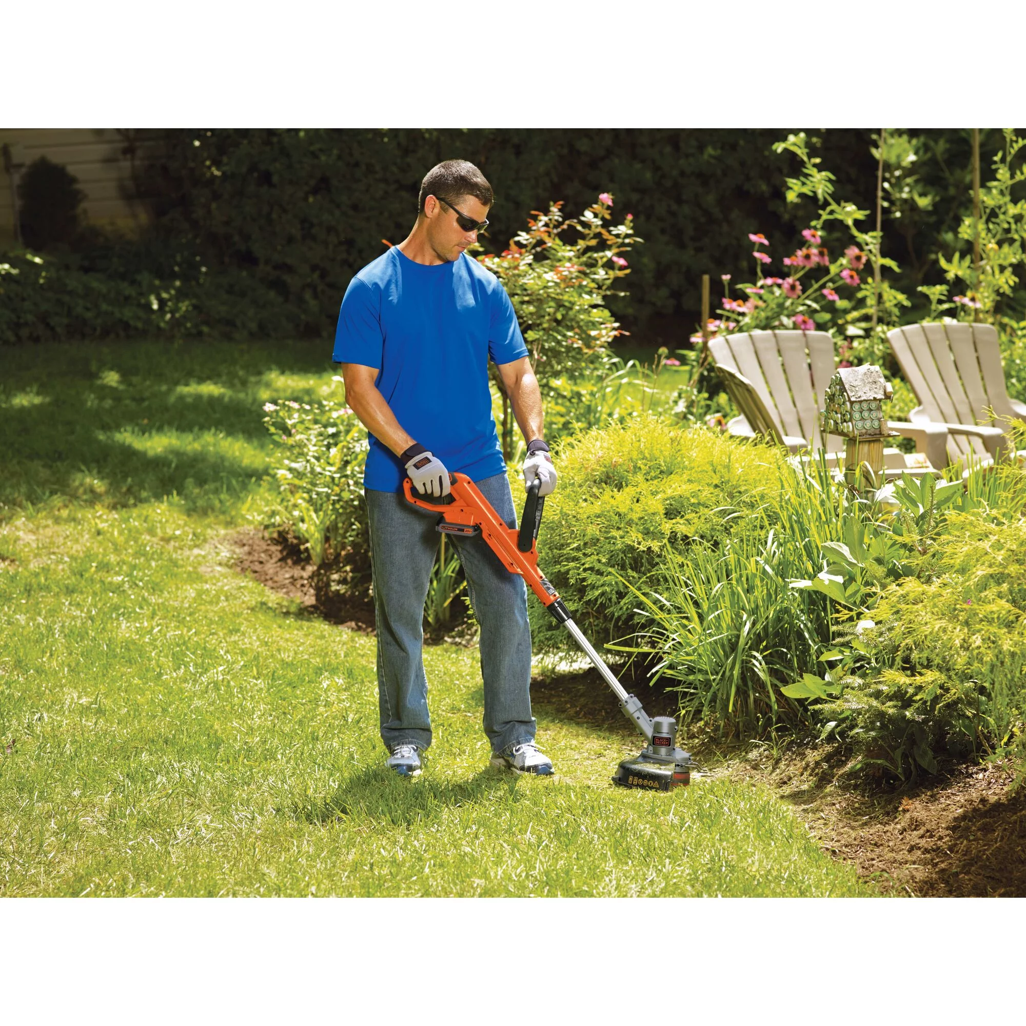 BLACK+DECKER LST300 20V MAX Lithium 12 in. Trimmer/Edger - Womvr