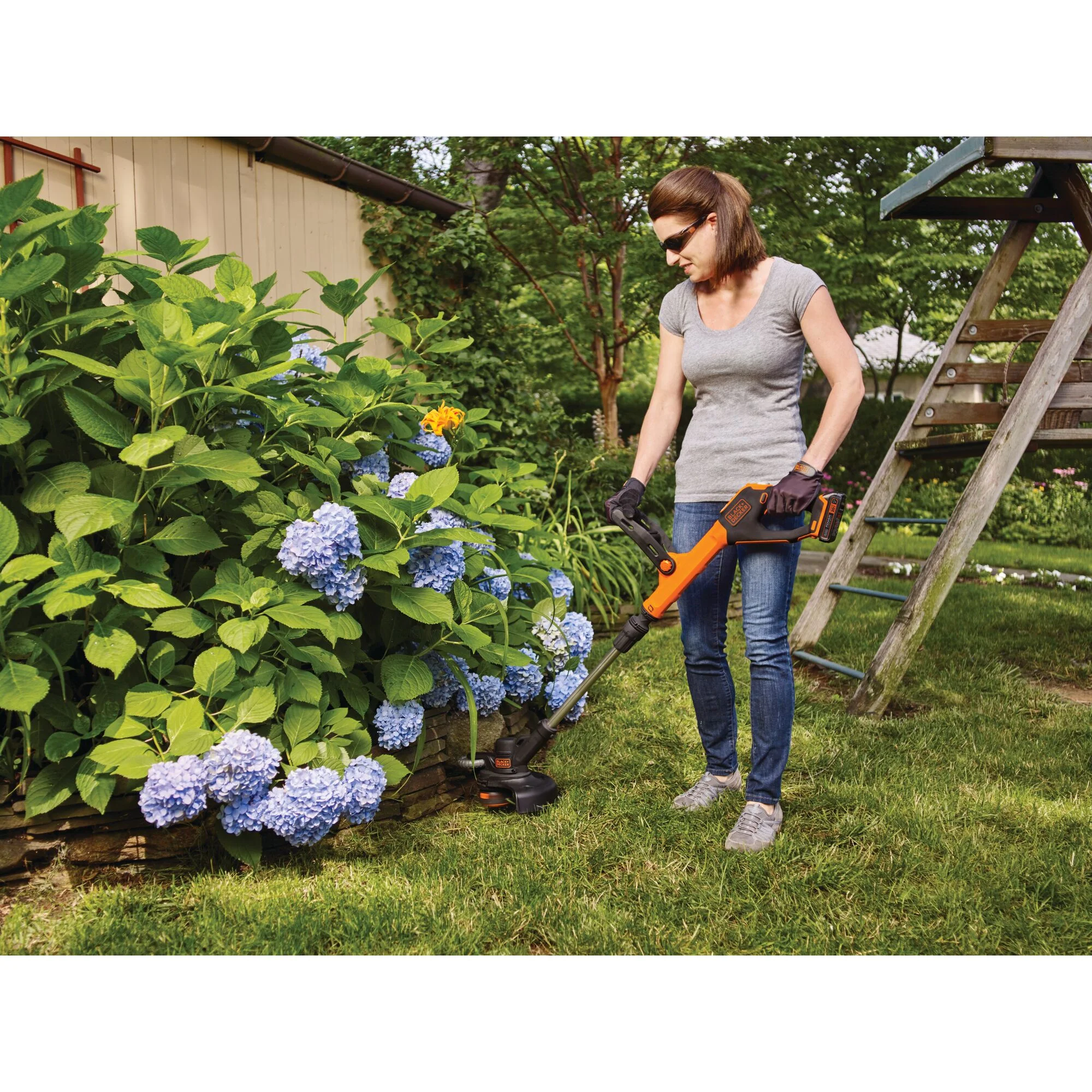 BLACK+DECKER 20V MAX* String Trimmer/Edger, 12-Inch, (LSTE525) - Womvr