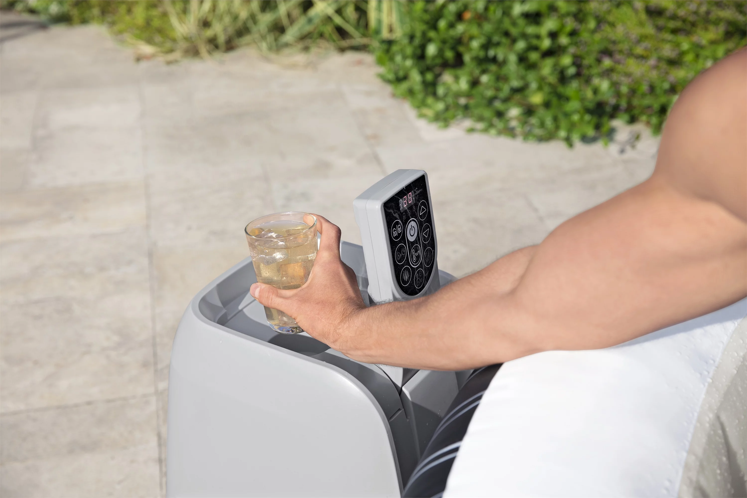 Coleman Hollywood Luxe AirJet 240 gal. Winter Inflatable Hot Tub with LED Lights, 104˚F - Womvr