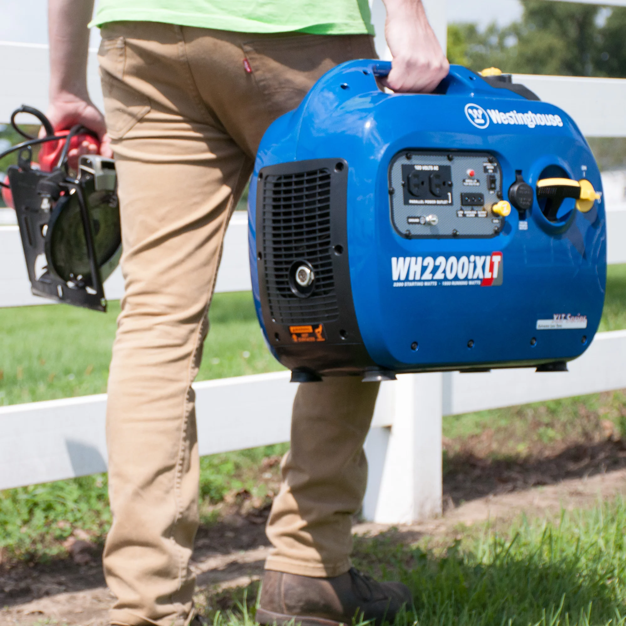 Westinghouse WH2200iXLT Portable Inverter Generator 1800 Rated Watts & 2200 Peak Watts - Womvr