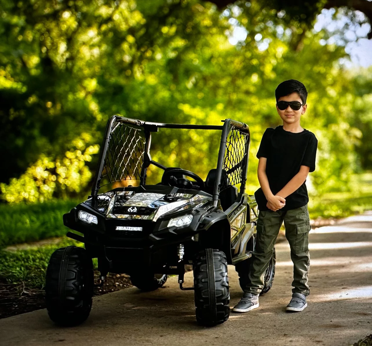 Realtree XD UTV 24V battery-operated ride-on with remote, MP3,USB for Kids 3+ years - Womvr