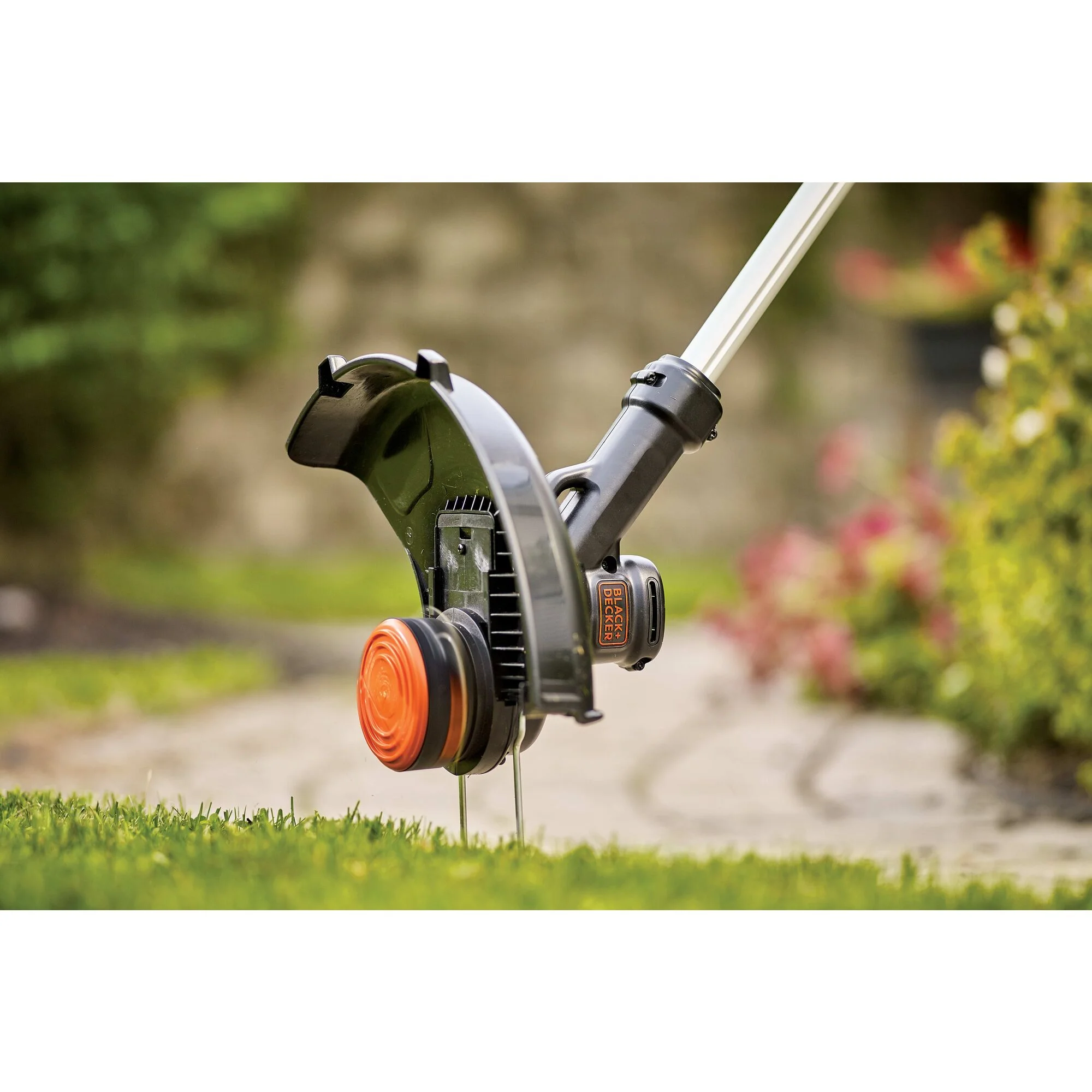 BLACK+DECKER 40V MAX* Lithium String Trimmer, (LST140C) - Womvr