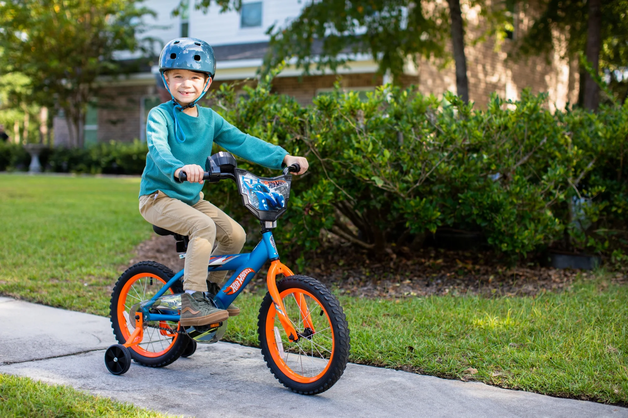 Dynacraft Hot Wheels 16-inch Boys BMX Bike For Children 5-7 years - Womvr