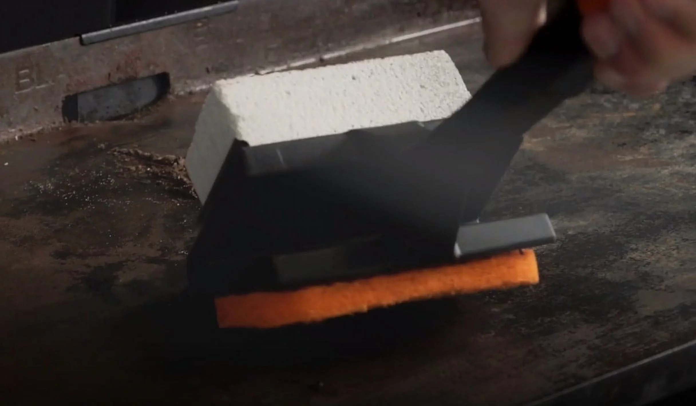 Blackstone Signature Series 3-in-1 Griddle Cleaning Tool - Womvr