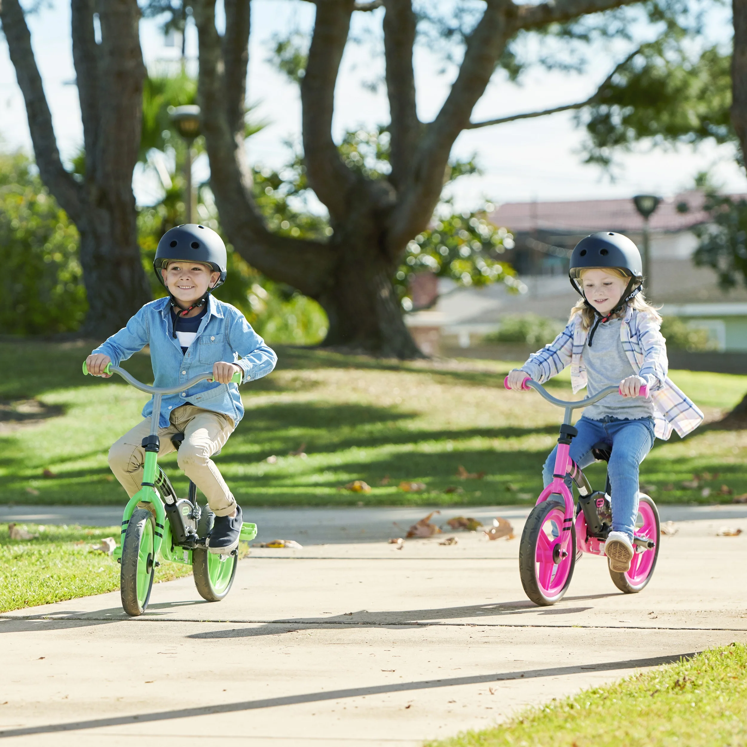 My First Balance-to-Pedal Training Bike Kids in Green, Ages 2-5 Years, 12-Inch - Womvr