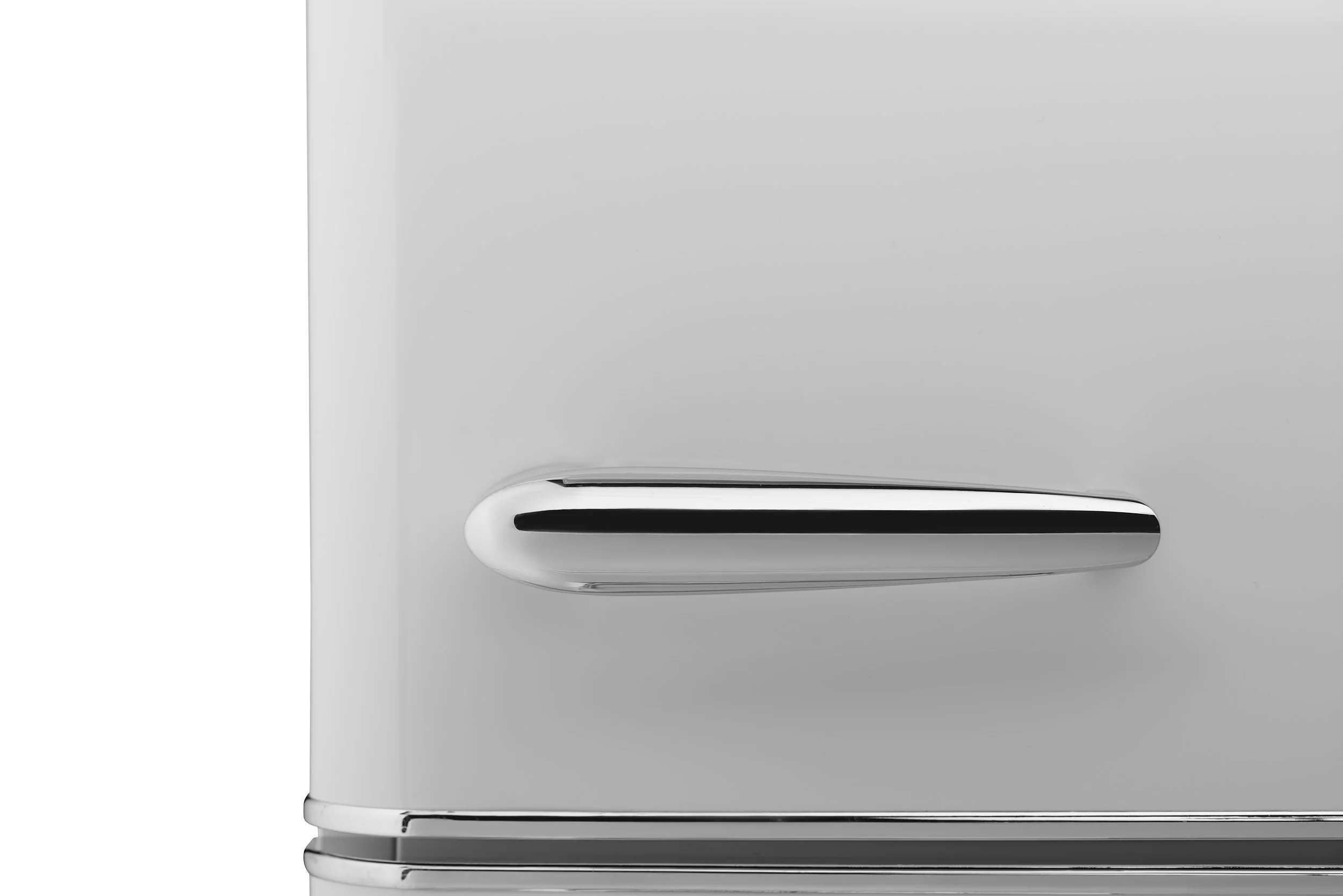 iio 7 cu. ft. Retro refrigerator with bottom freezer - Womvr