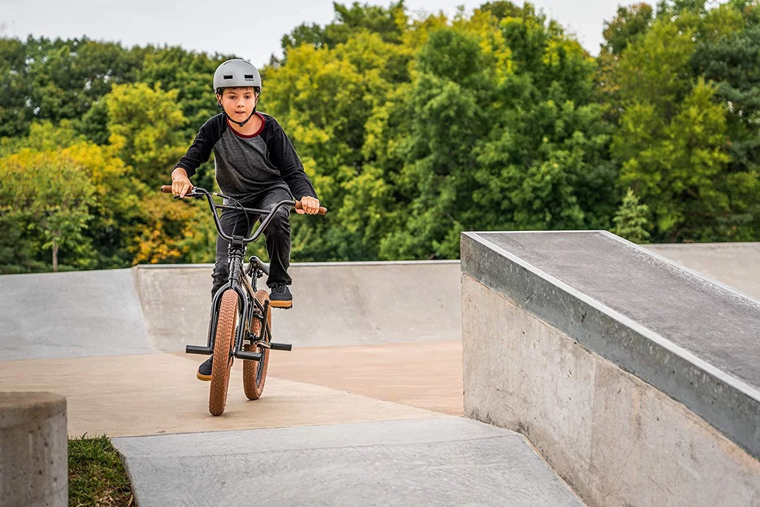 Mongoose Legion L20 Freestyle BMX Bike Line for Beginner-Level to Advanced Riders, Steel Frame, 20-Inch Wheels, Black - Womvr