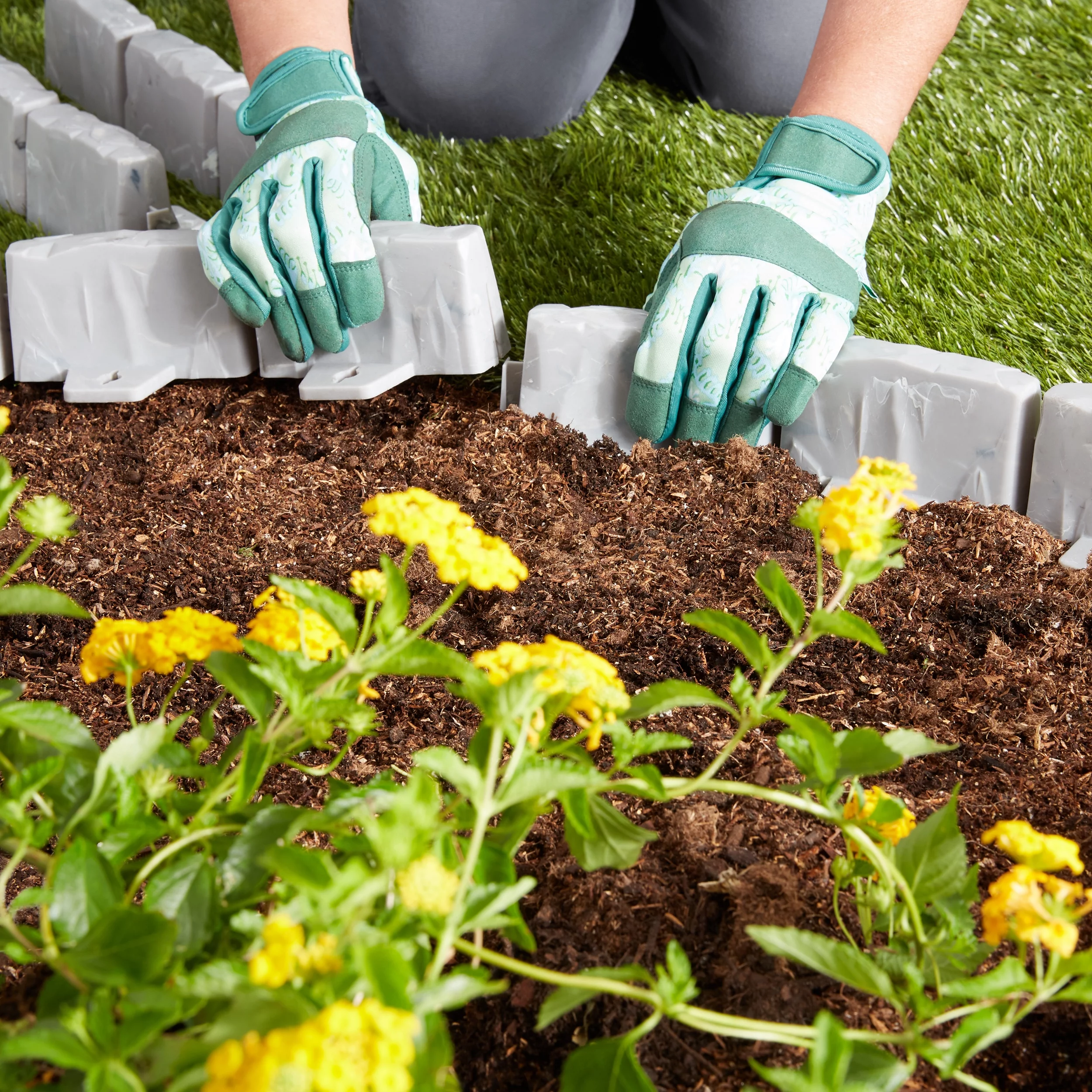 Expert Gardener Faux Stone No-Dig Landscape Edging, 10-ft., Plastic, Gray - Womvr