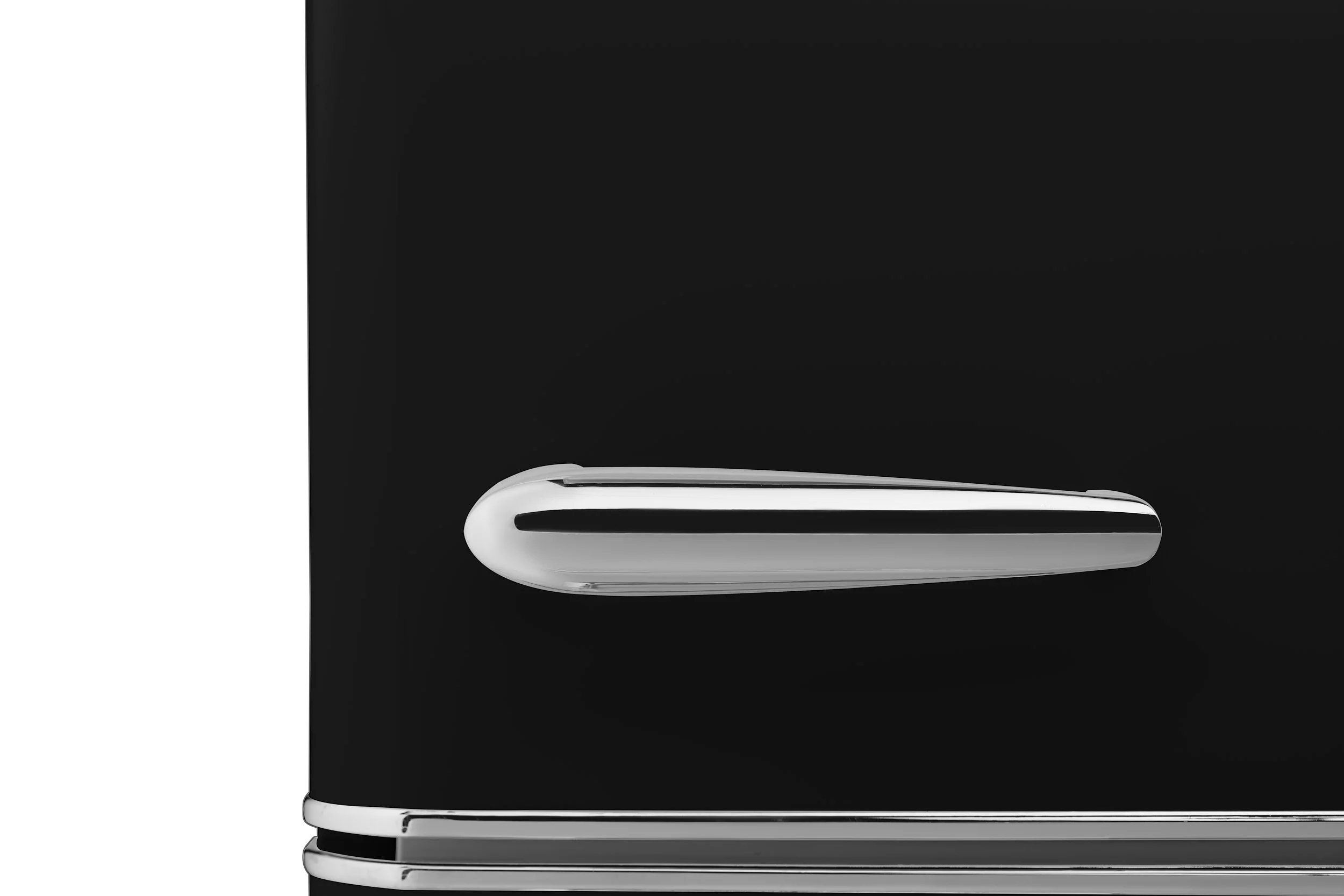 iio 7 cu. ft. Retro refrigerator with bottom freezer - Womvr