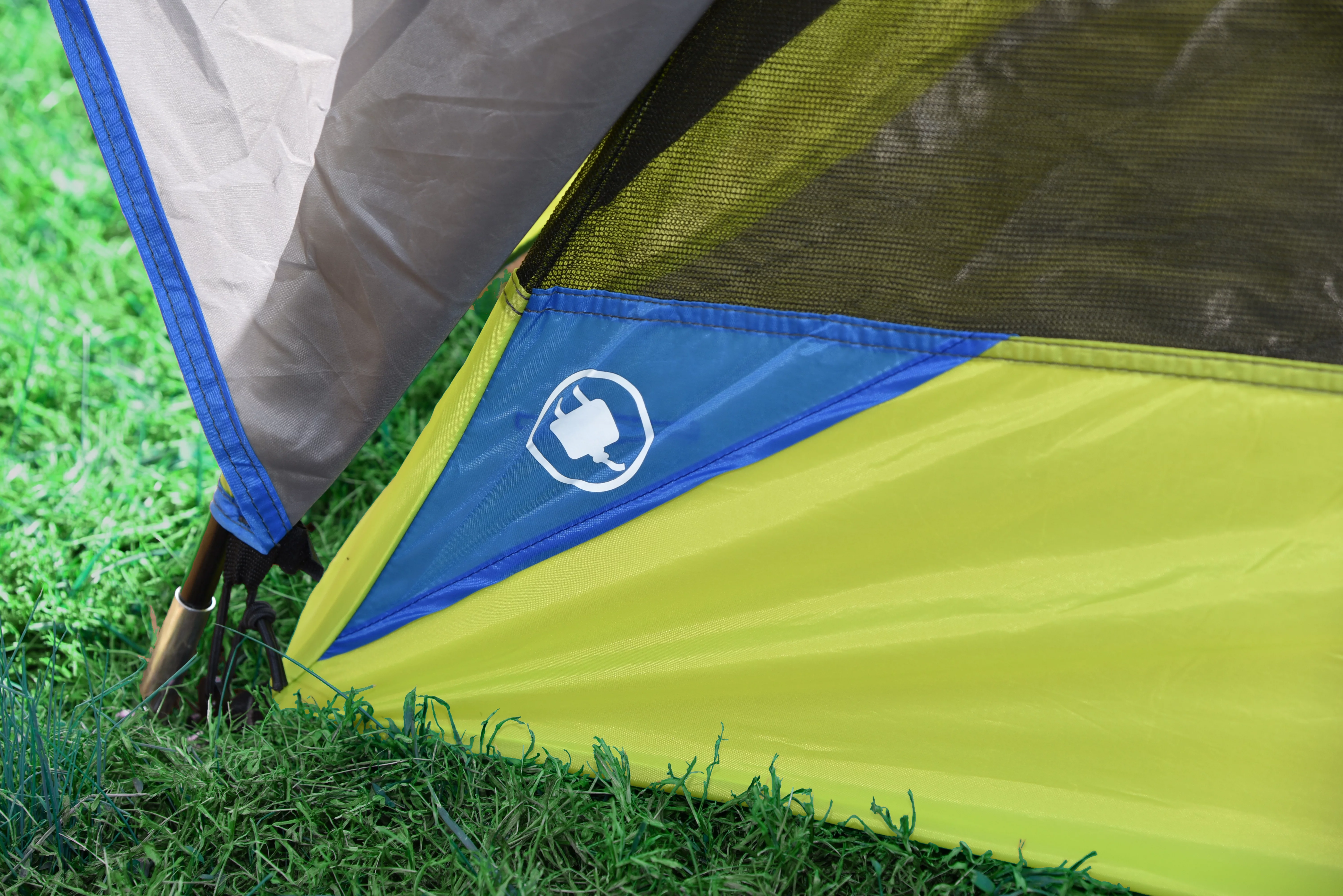 Ozark Trail 6-Person Three Season Dome Tent - Womvr