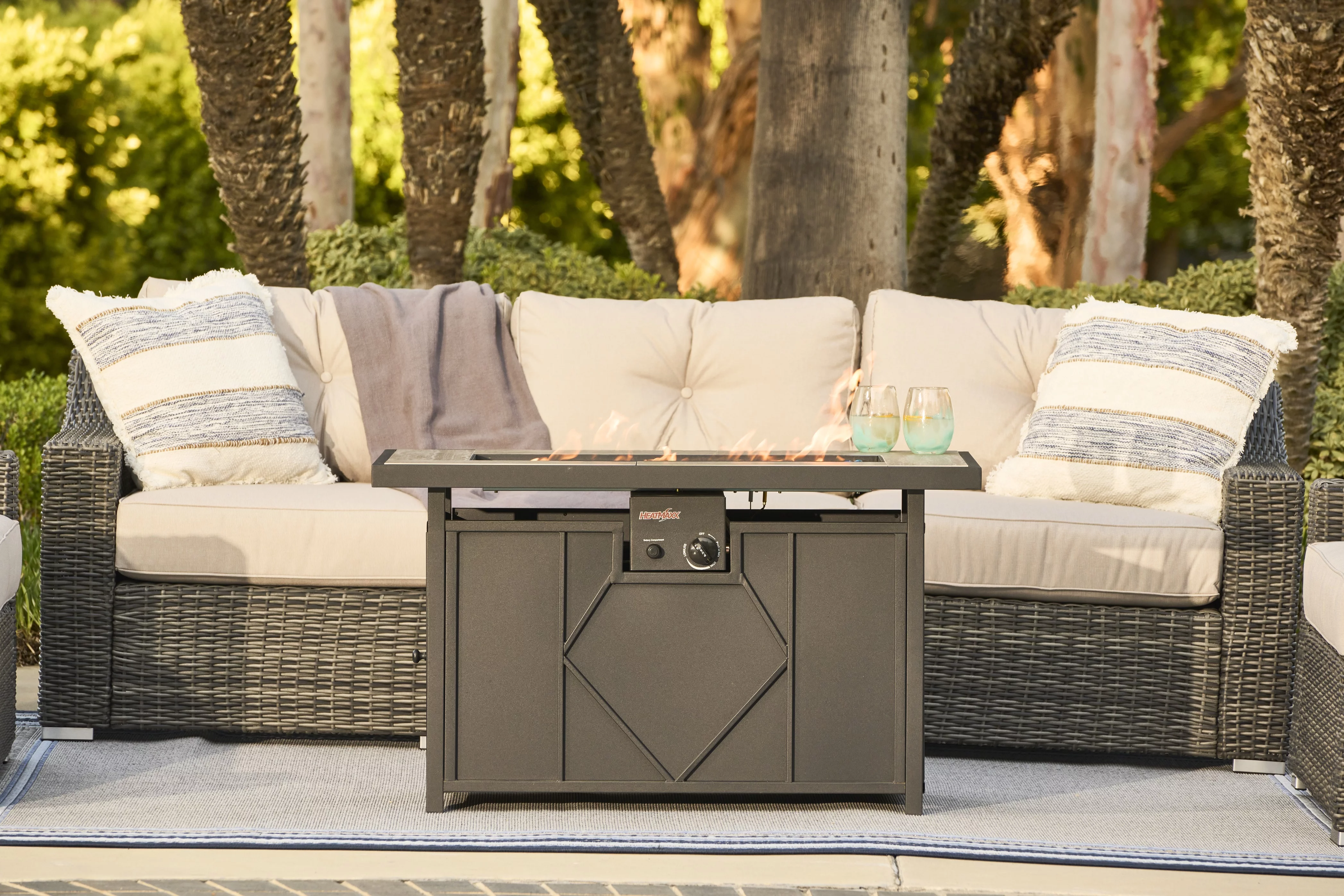 BALI OUTDOORS 42 in. 60,000BTU Fire Pit Propane Gas Fire Pit Table Rectangular Tabletop - Womvr