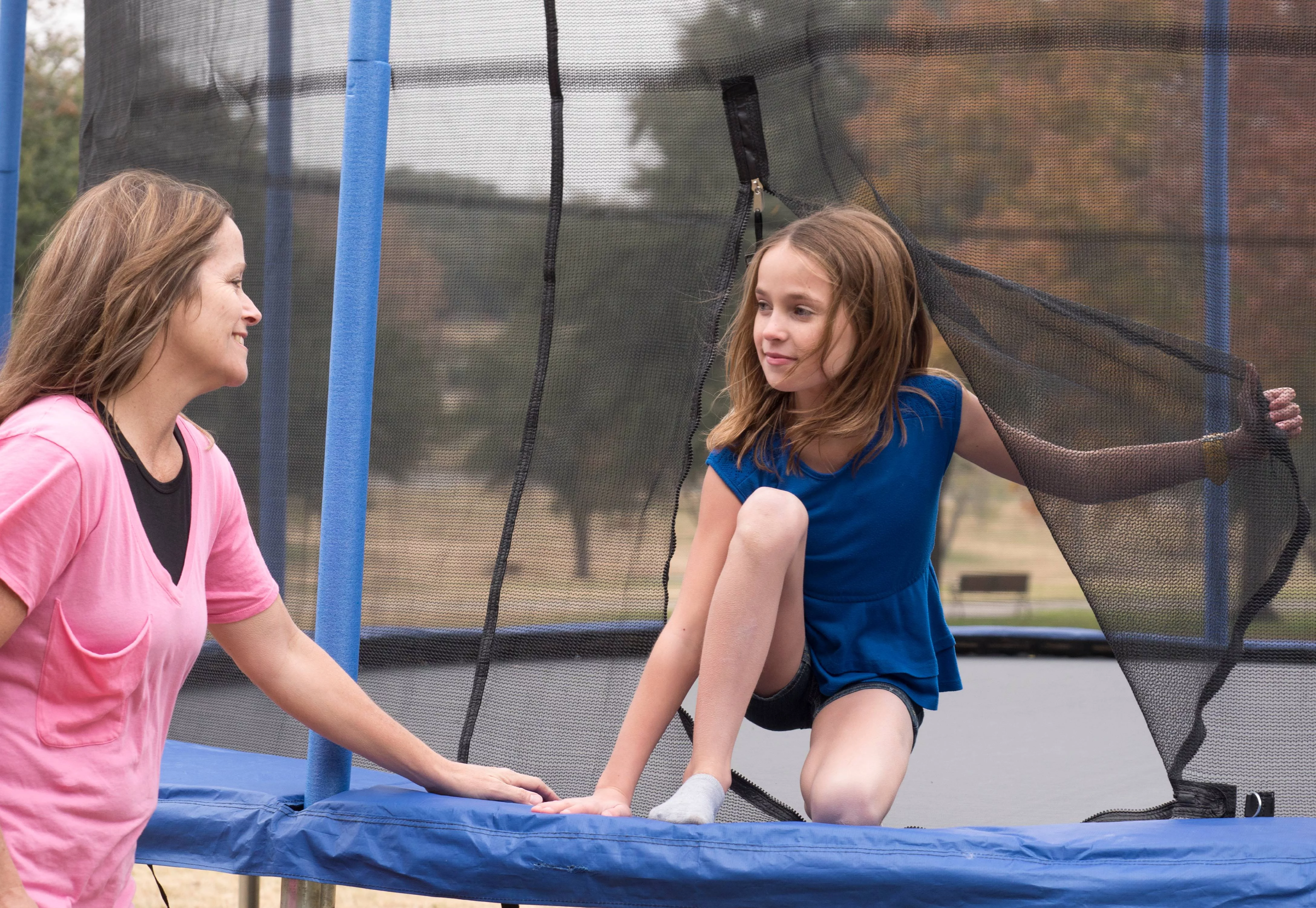 JumpKing Oval 8' x 11.5' Trampoline, with Enclosure, Blue/Green - Womvr