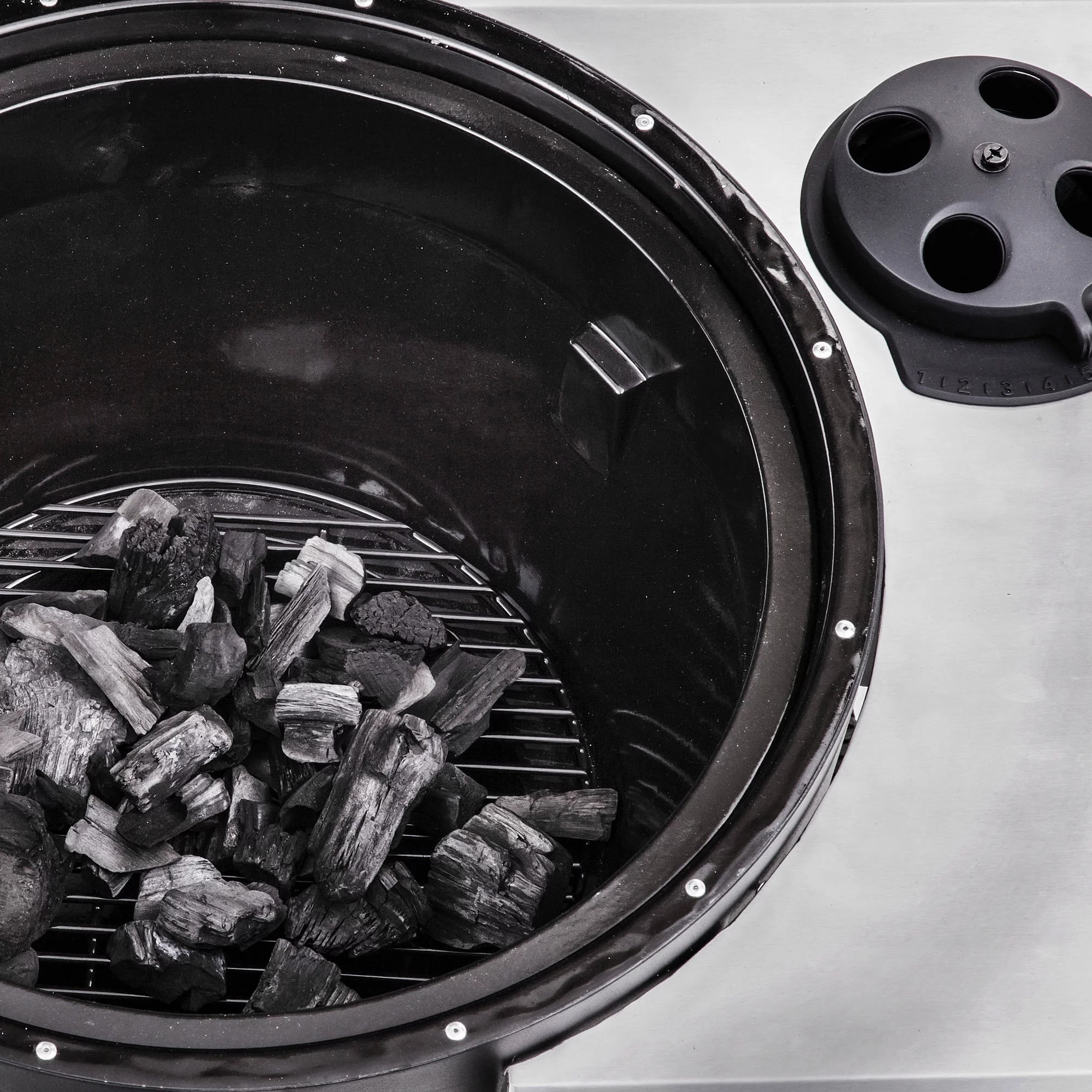 Char-Broil Kamander Kamado Grill - Womvr