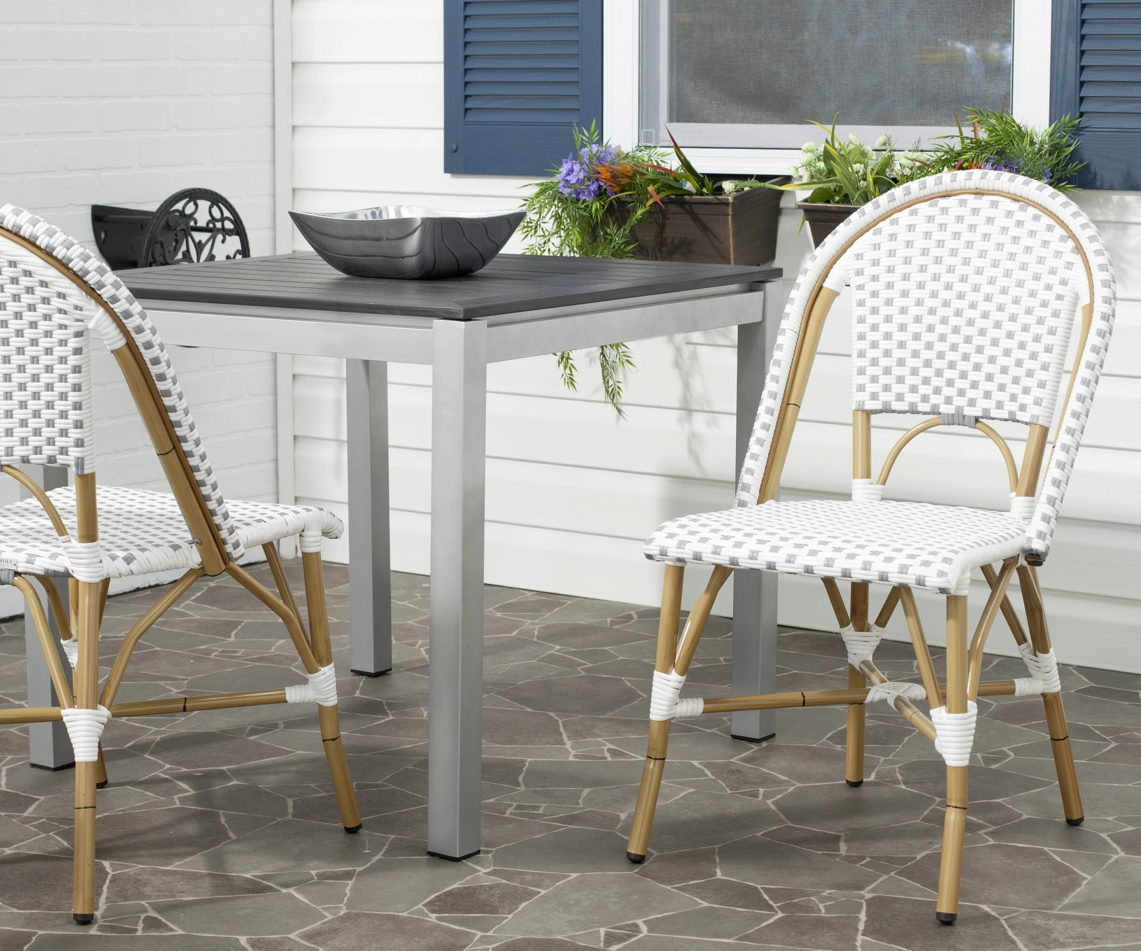 SAFAVIEH Salcha Outdoor French Bistro Side Chair, Blue/White, Set of 2 - Womvr