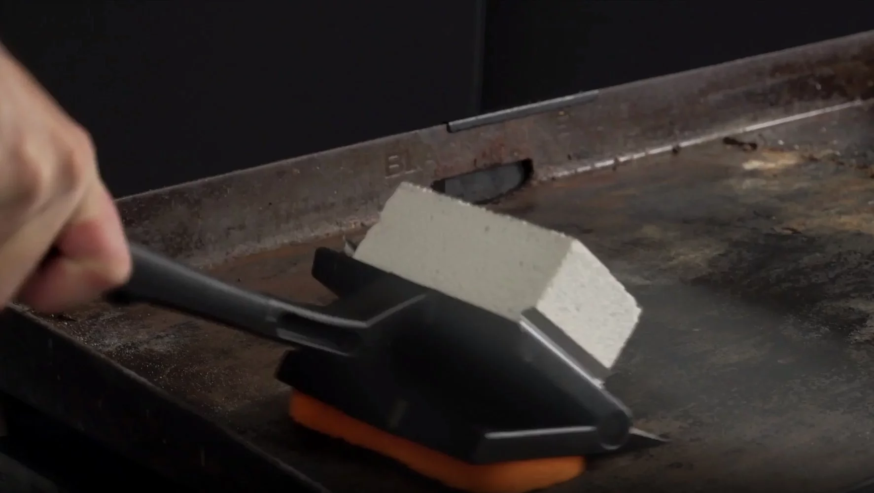 Blackstone Signature Series 3-in-1 Griddle Cleaning Tool - Womvr