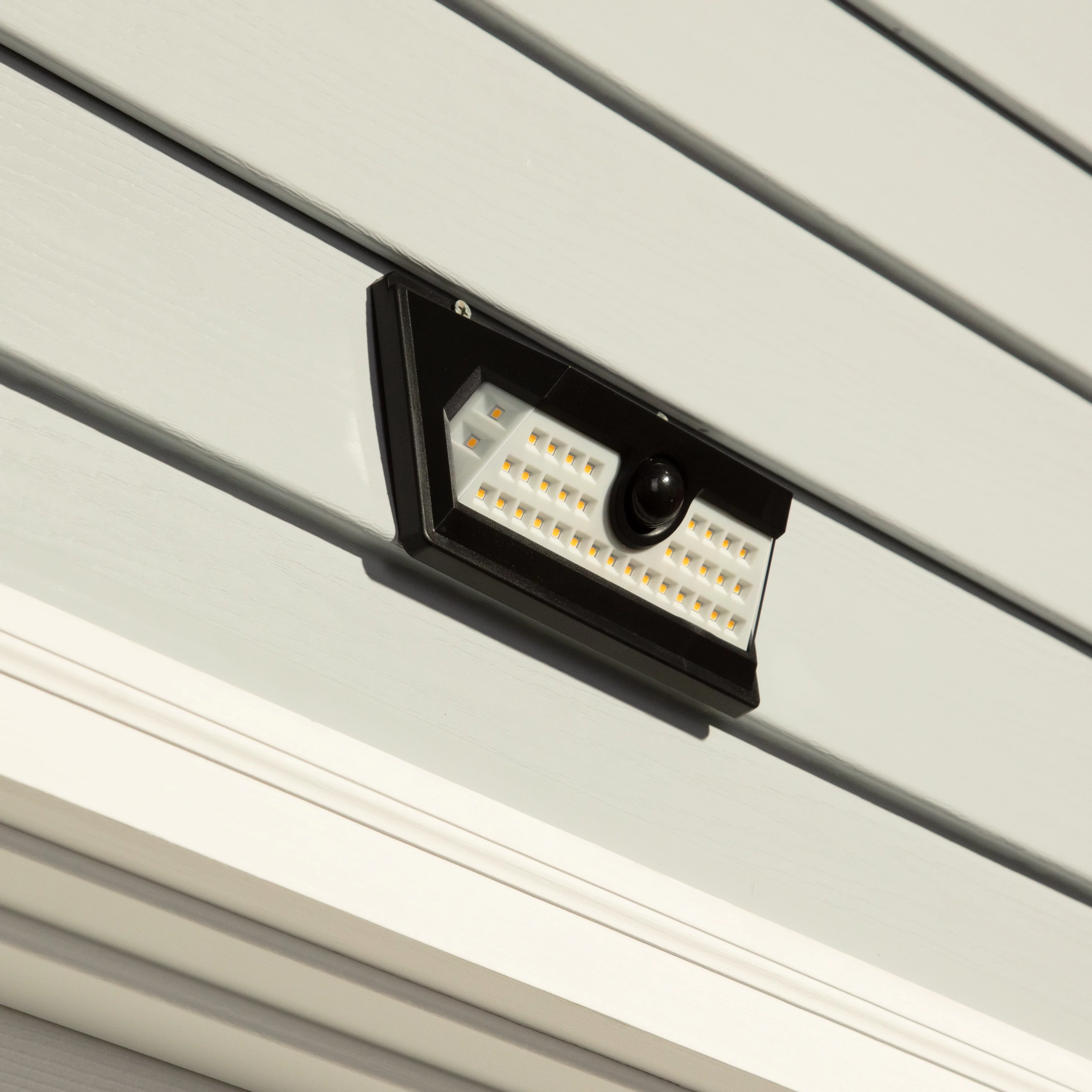 Hyper Tough Solar Outdoor Motion LED Security Light with Linkable Technology, 800 Lumens, 2 Pack - Womvr