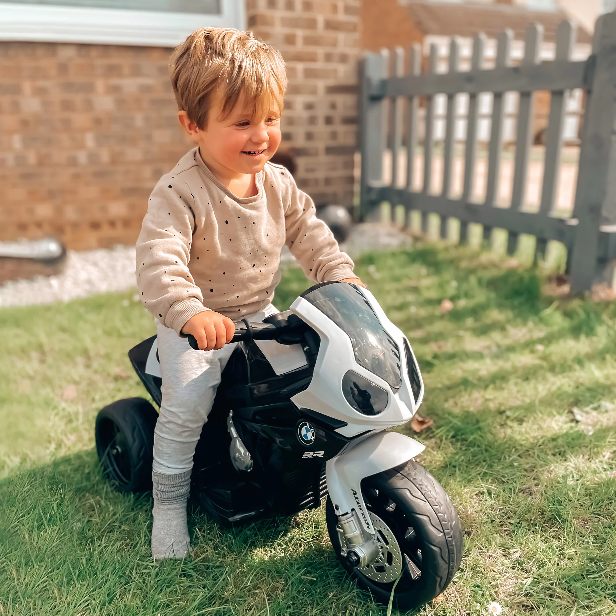 Kids Motorcycle with 3 Wheels Electric Motorcycle for Kids Gift for Boys & Girls - Womvr