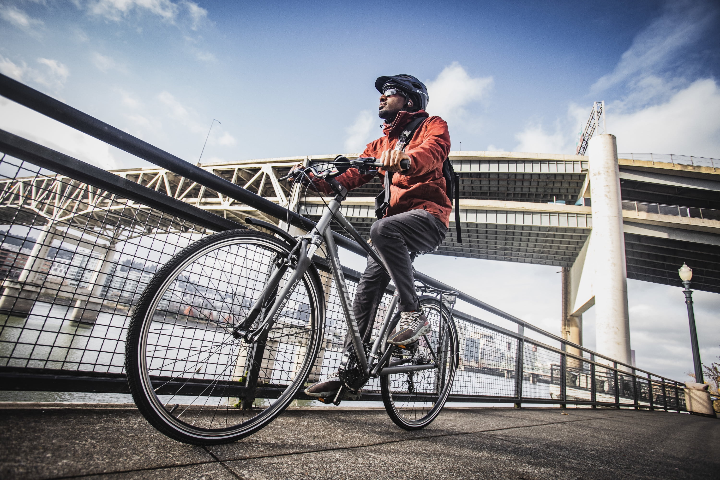 Schwinn Network 6c Hybrid Bike, 21 Speeds, Large 19.5