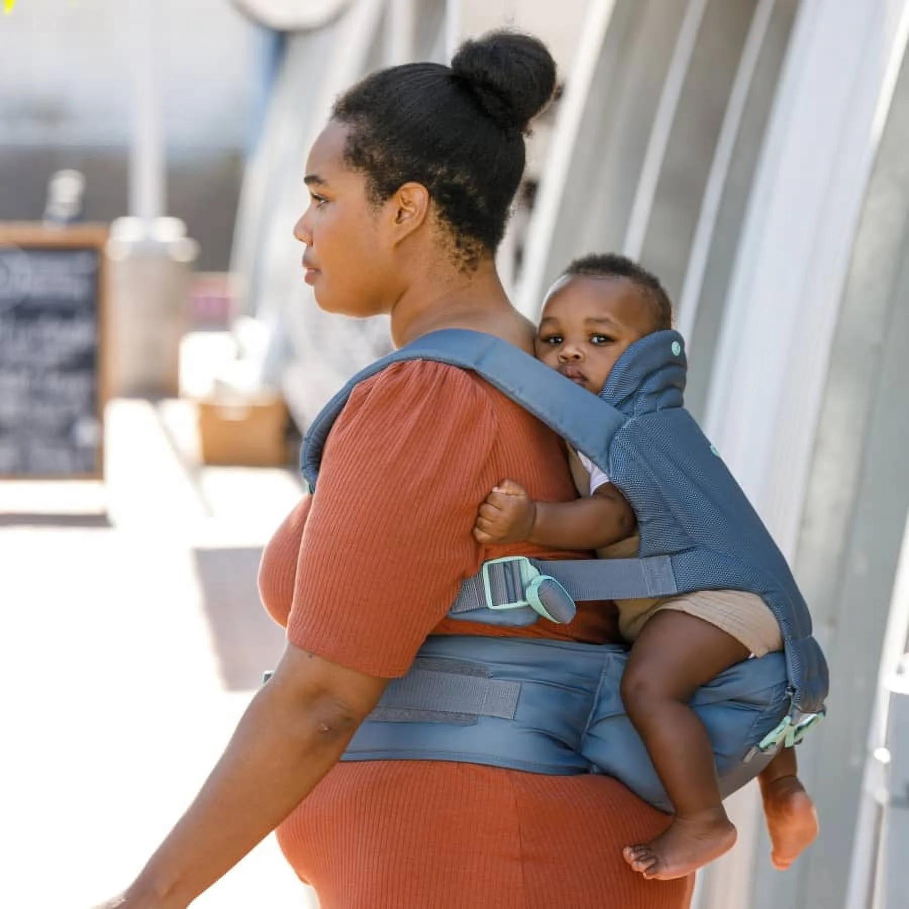 Infantino Hip Rider 5-in-1  Hip Seat Baby Carrier for Infants and Toddlers 12-45 lbs, 5-Position, Gray - Womvr