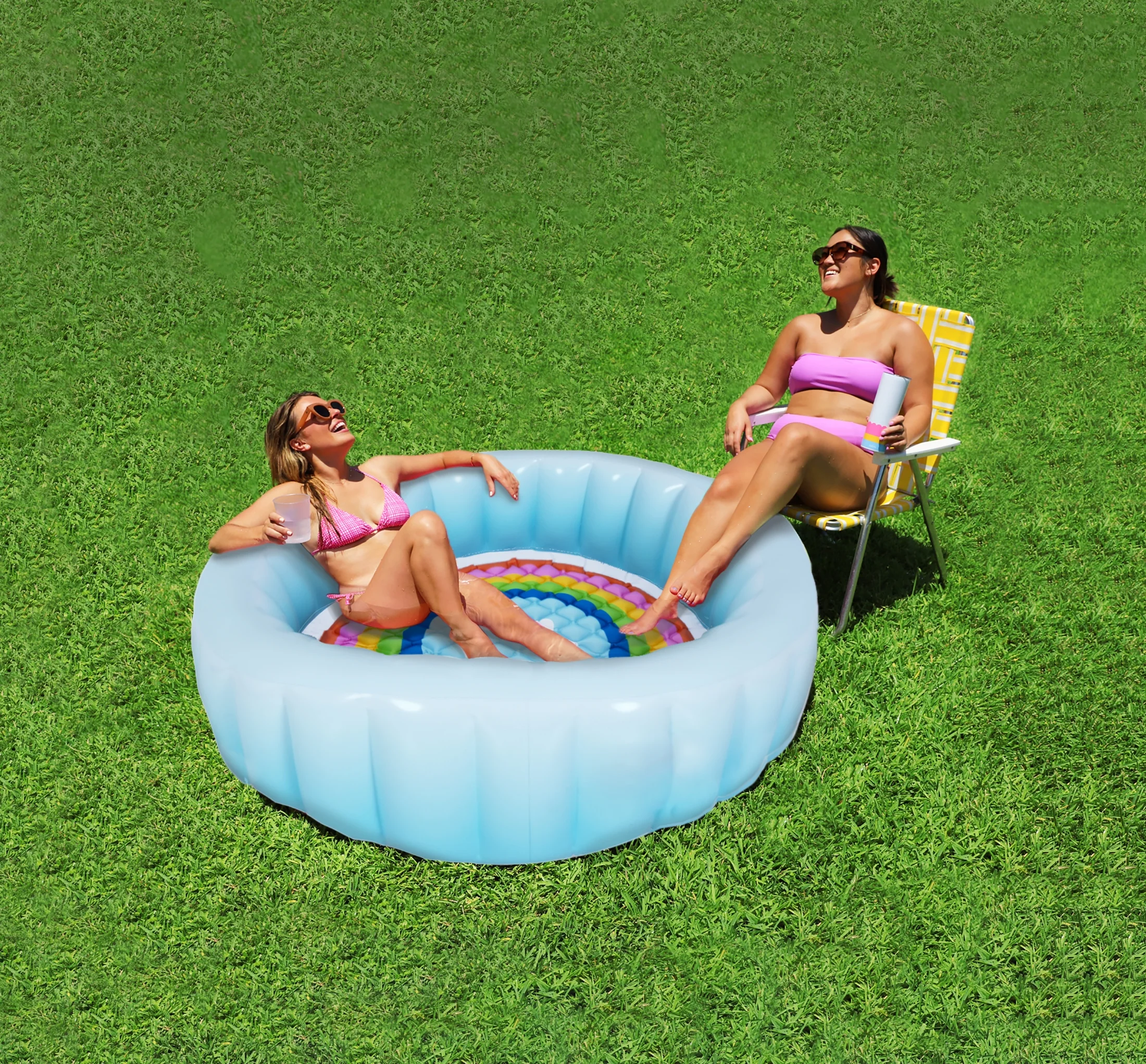 Packed Party Luxe Blue Ombre 59�� Round Soft-Sided Inflatable Swimming Pool - Womvr