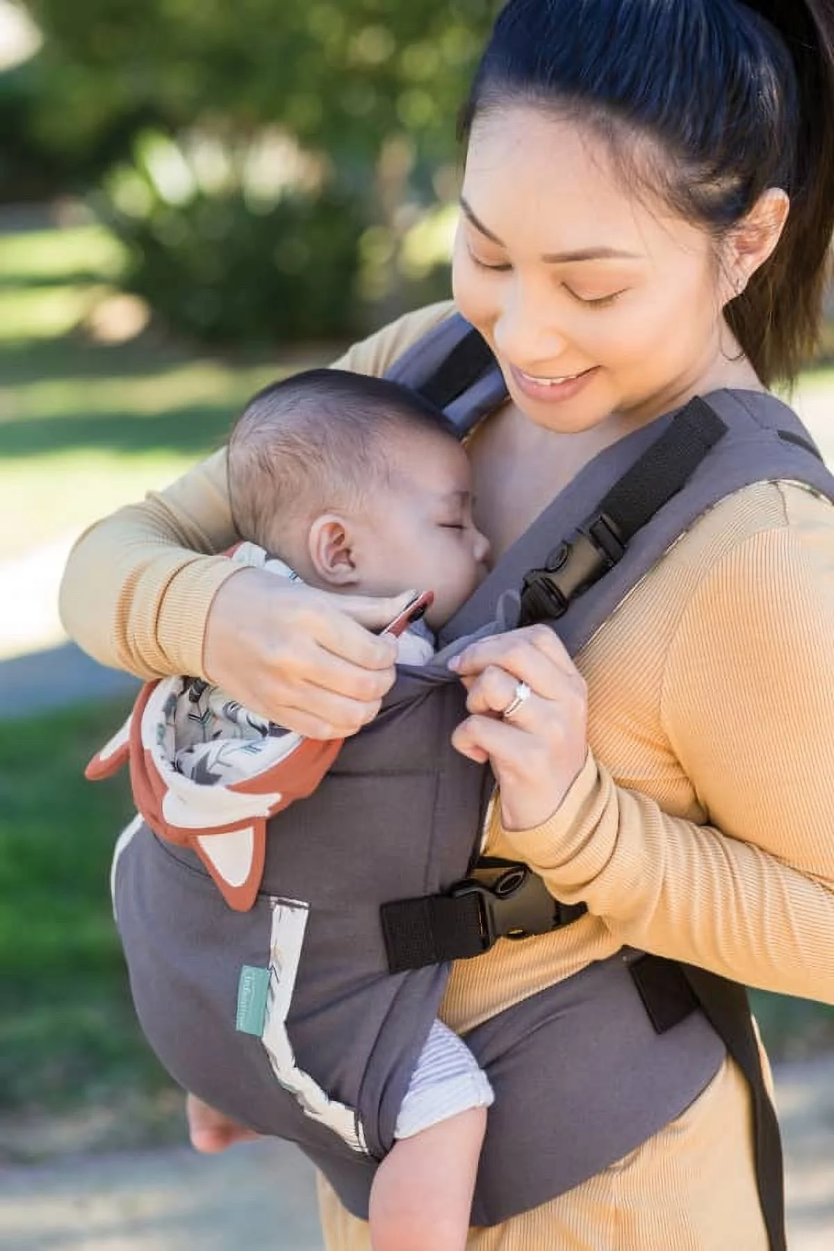 Infantino Cuddle-up Ergonomic Hoodie Baby Carrier, 2-Position, 12-40lb, Gray Fox - Womvr