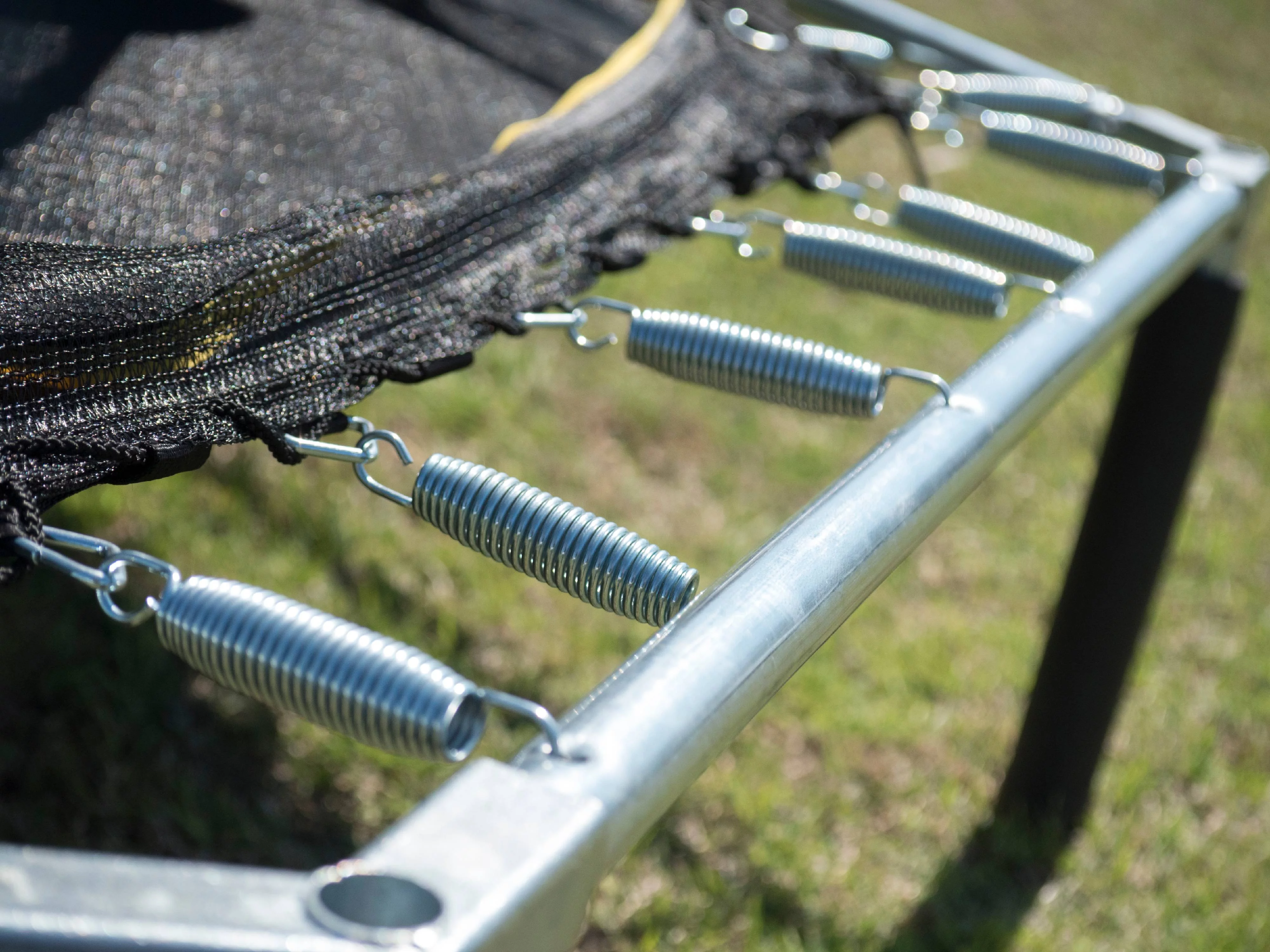 JumpKing 7.5-Foot Trampoline, with Enclosure, Black/Yellow - Womvr