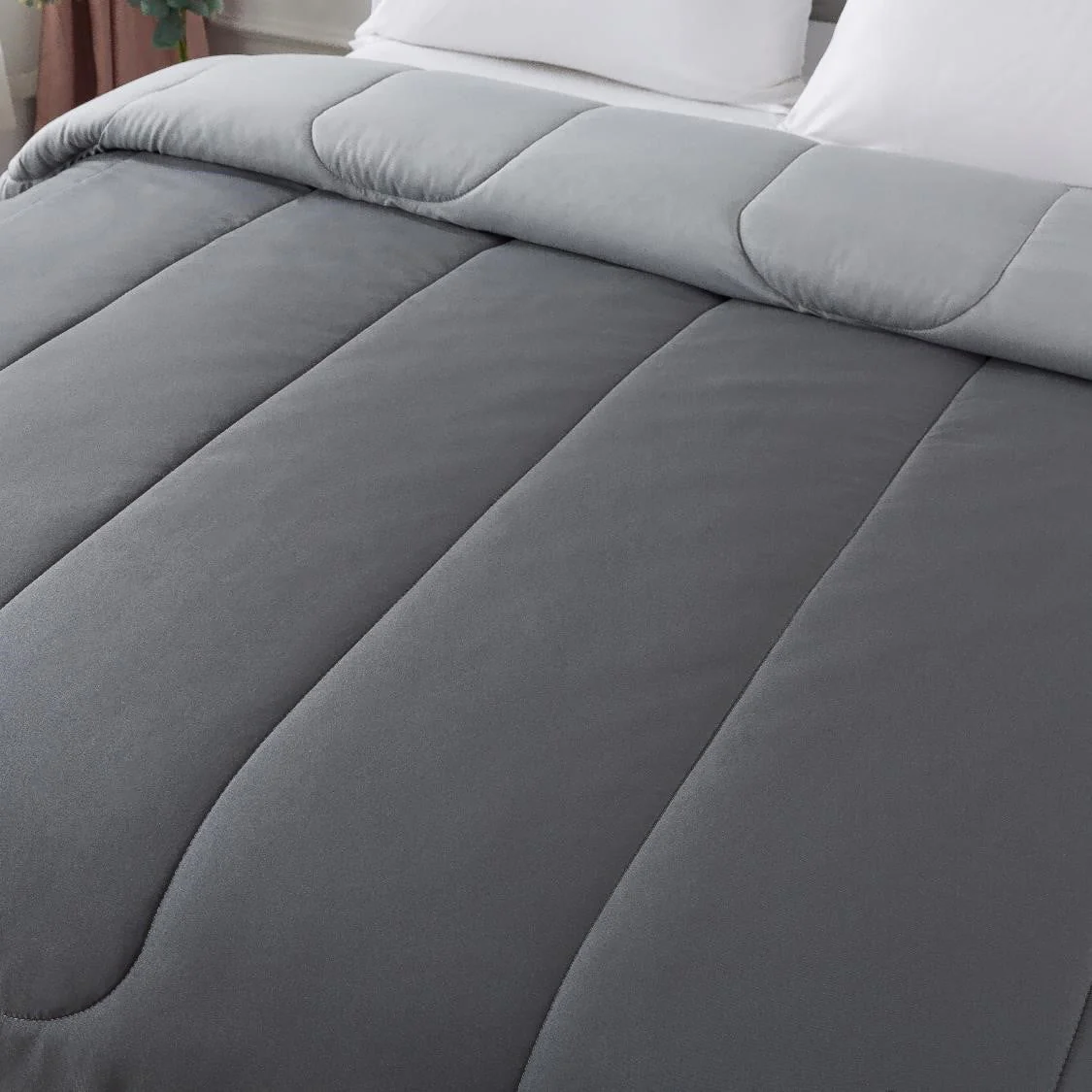Mainstays Reversible Microfiber Comforter, Navy, Twin/Twin XL, Adult, Unisex - Womvr